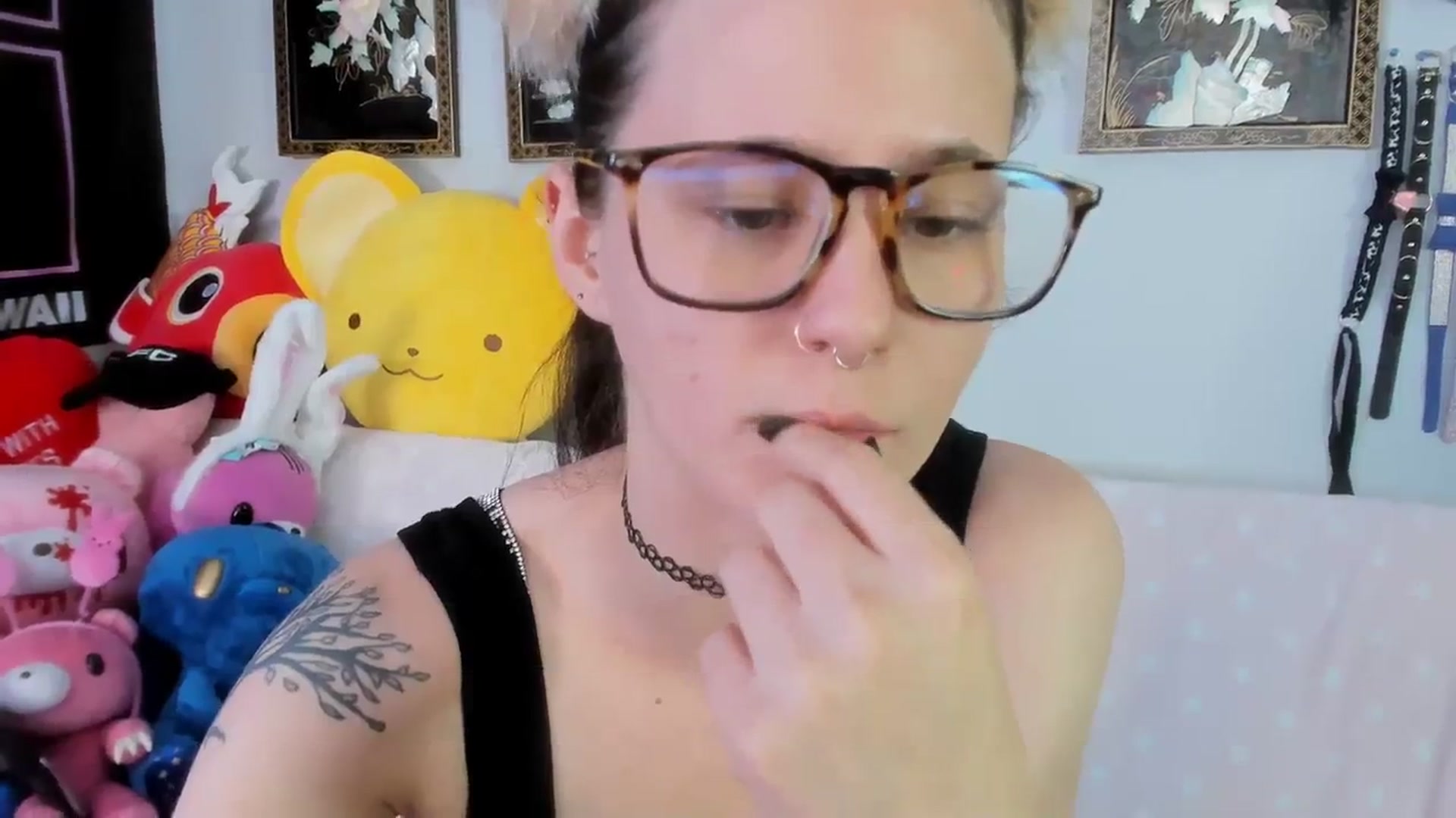 Gallery image thumbnail from Isabelle_Babe's myfreecams stream on, 08/17/2023, 01:19 image 11 of 20