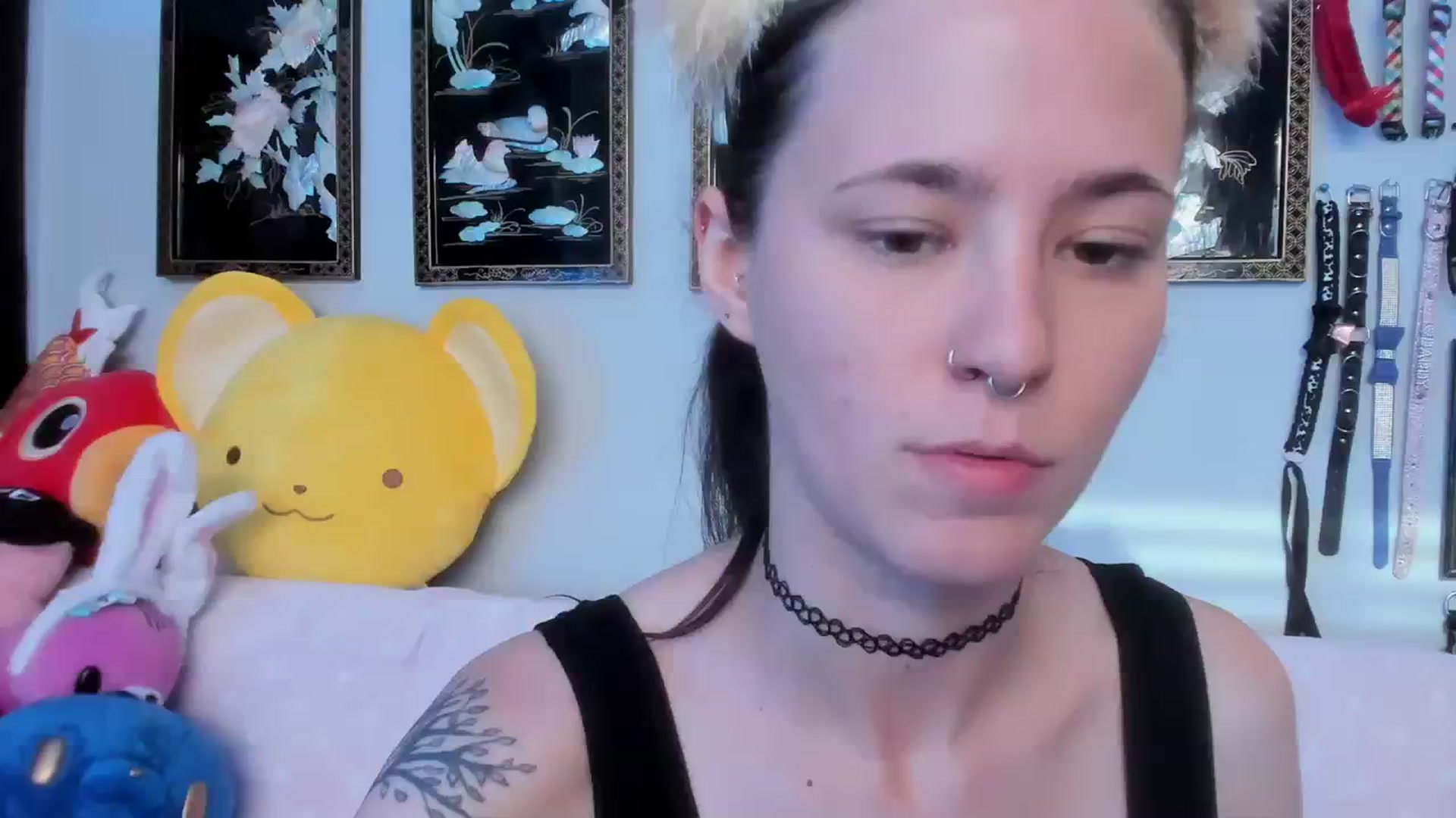 Gallery image thumbnail from Isabelle_Babe's myfreecams stream on, 08/17/2023, 01:19 image 6 of 20