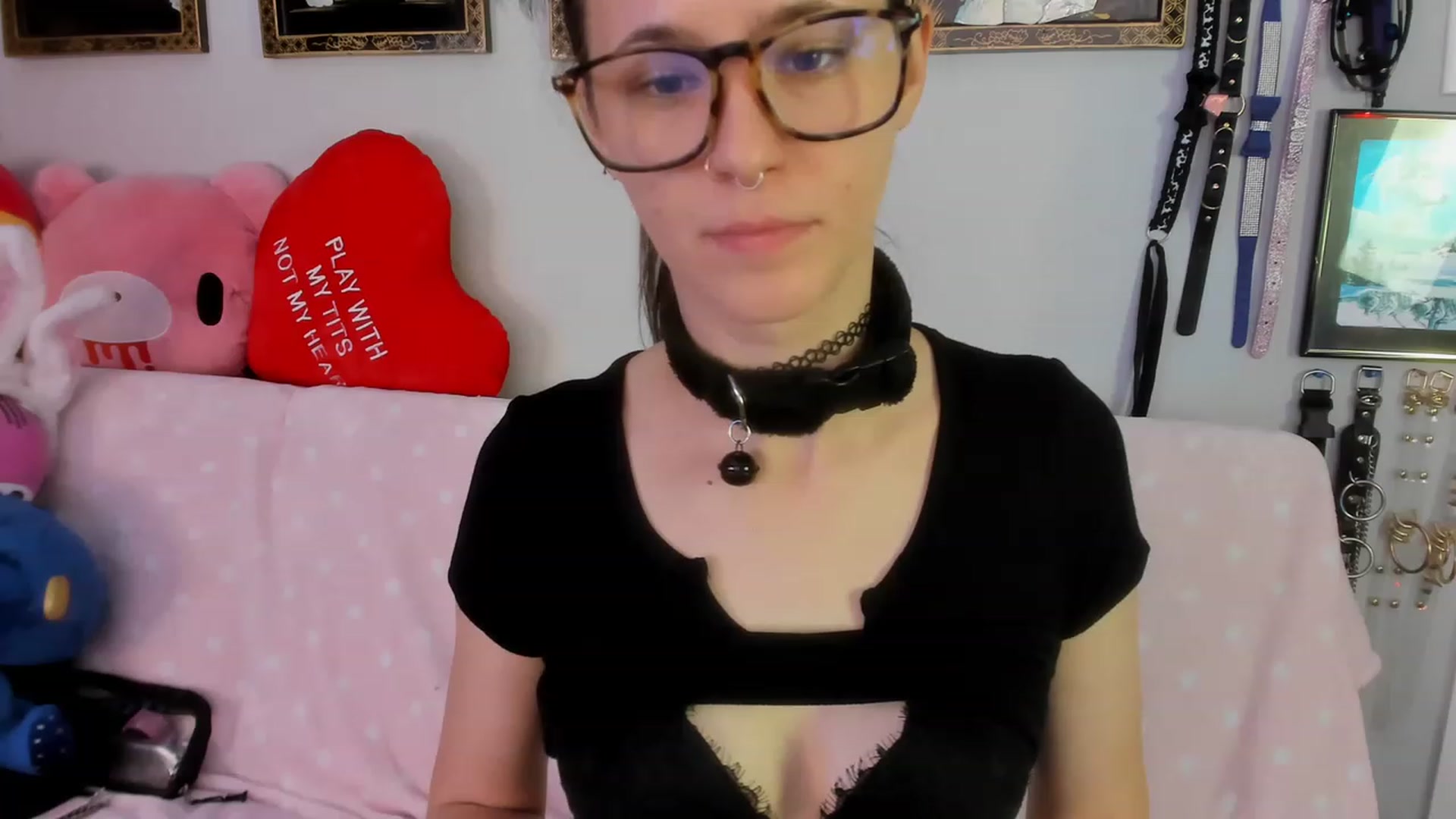Gallery image thumbnail from Isabelle_Babe's myfreecams stream on, 08/17/2023, 19:42 image 5 of 20