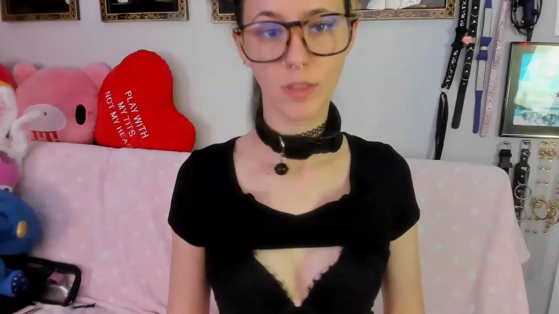 Gallery image thumbnail from Isabelle_Babe's myfreecams stream on, 08/17/2023, 19:42 image 6 of 20