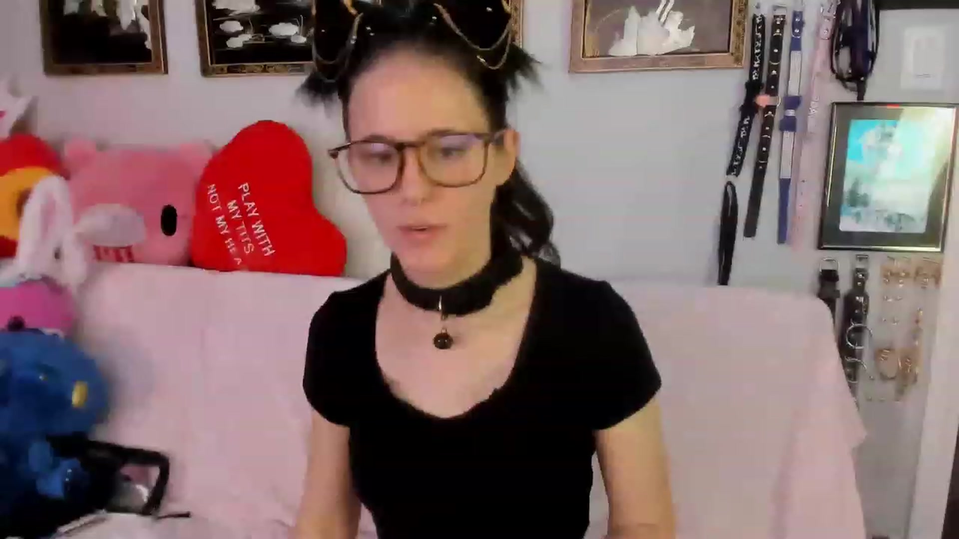 Gallery image thumbnail from Isabelle_Babe's myfreecams stream on, 08/17/2023, 19:42 image 15 of 20