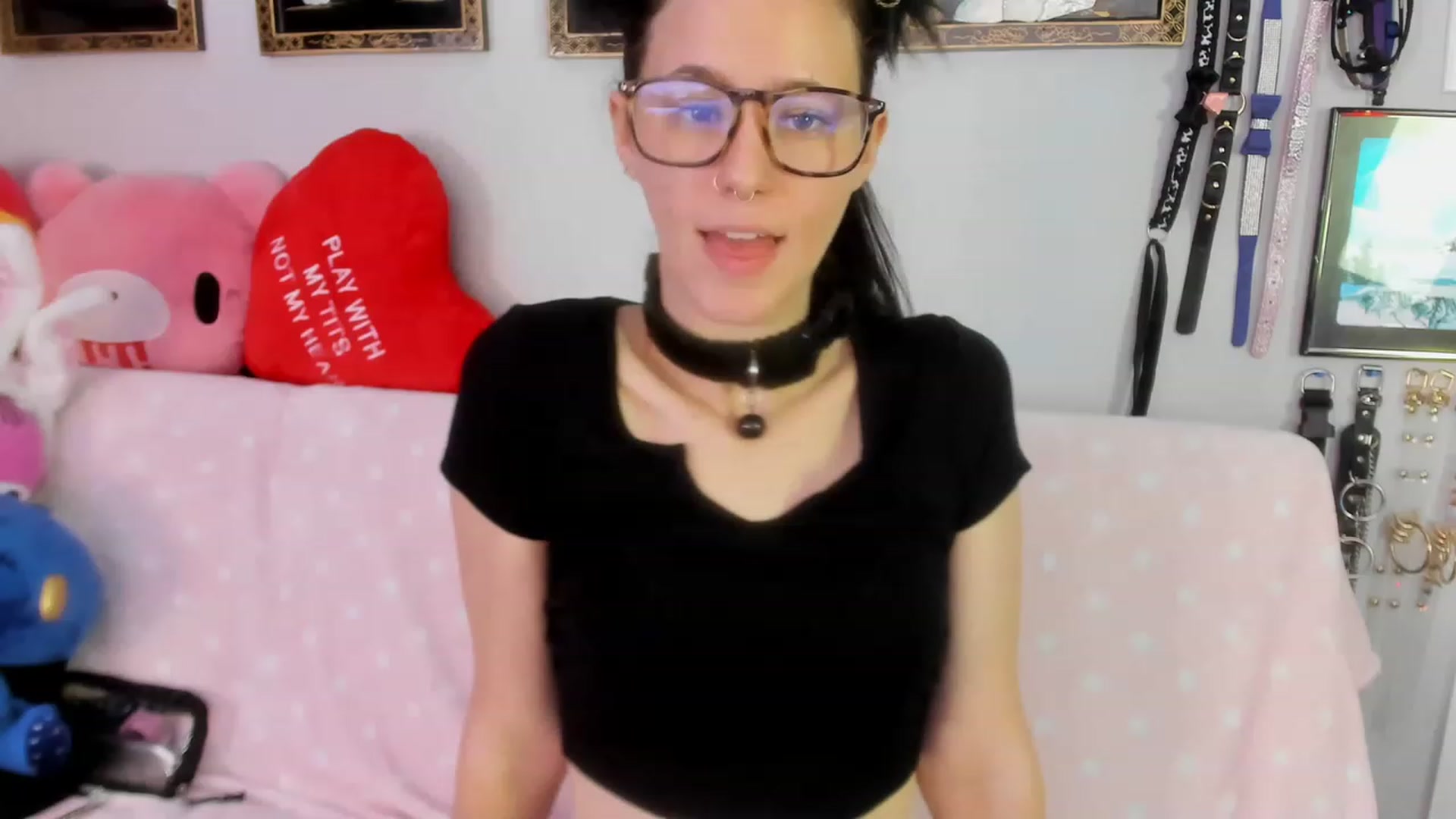 Gallery image thumbnail from Isabelle_Babe's myfreecams stream on, 08/17/2023, 19:42 image 8 of 20
