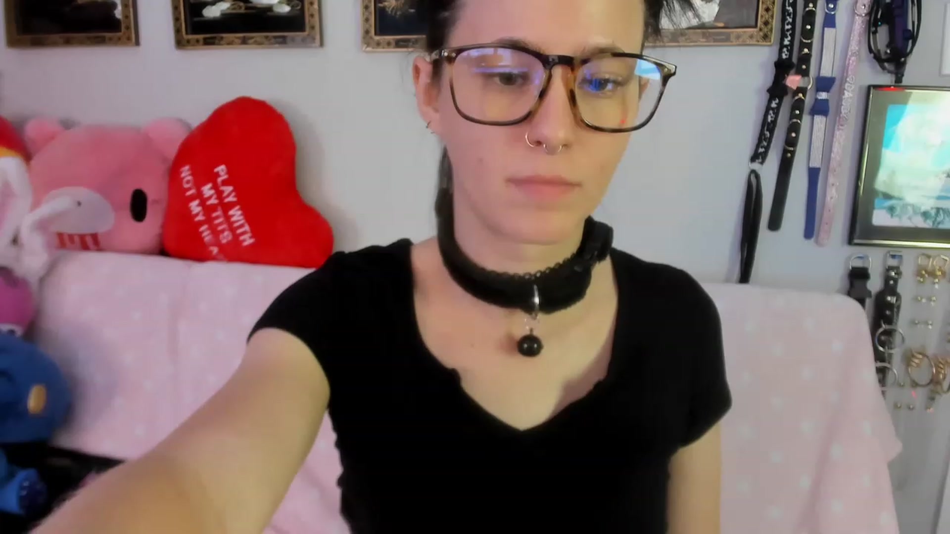 Gallery image thumbnail from Isabelle_Babe's myfreecams stream on, 08/17/2023, 19:42 image 9 of 20