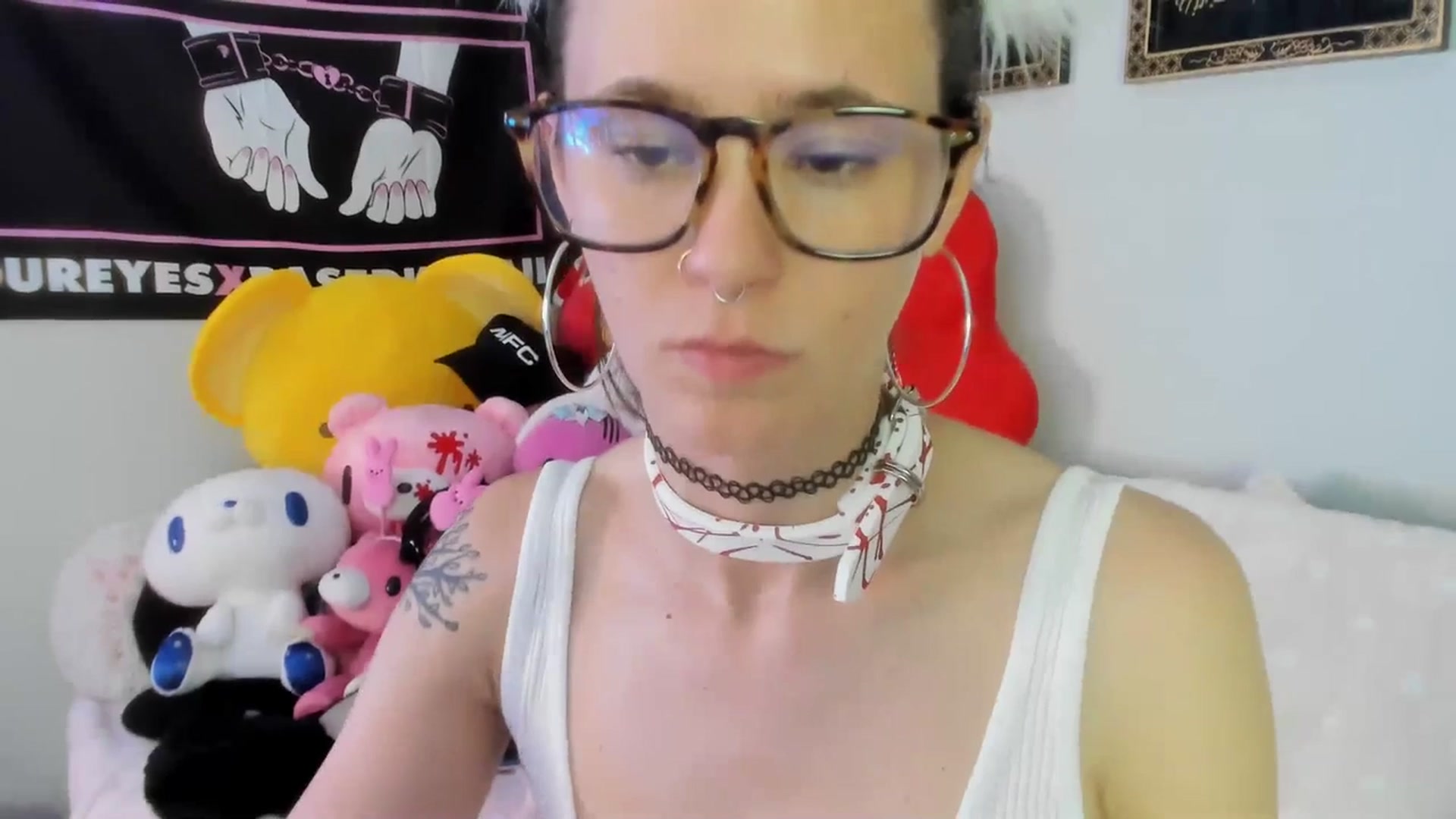Gallery image thumbnail from Isabelle_Babe's myfreecams stream on, 08/18/2023, 02:04 image 17 of 20