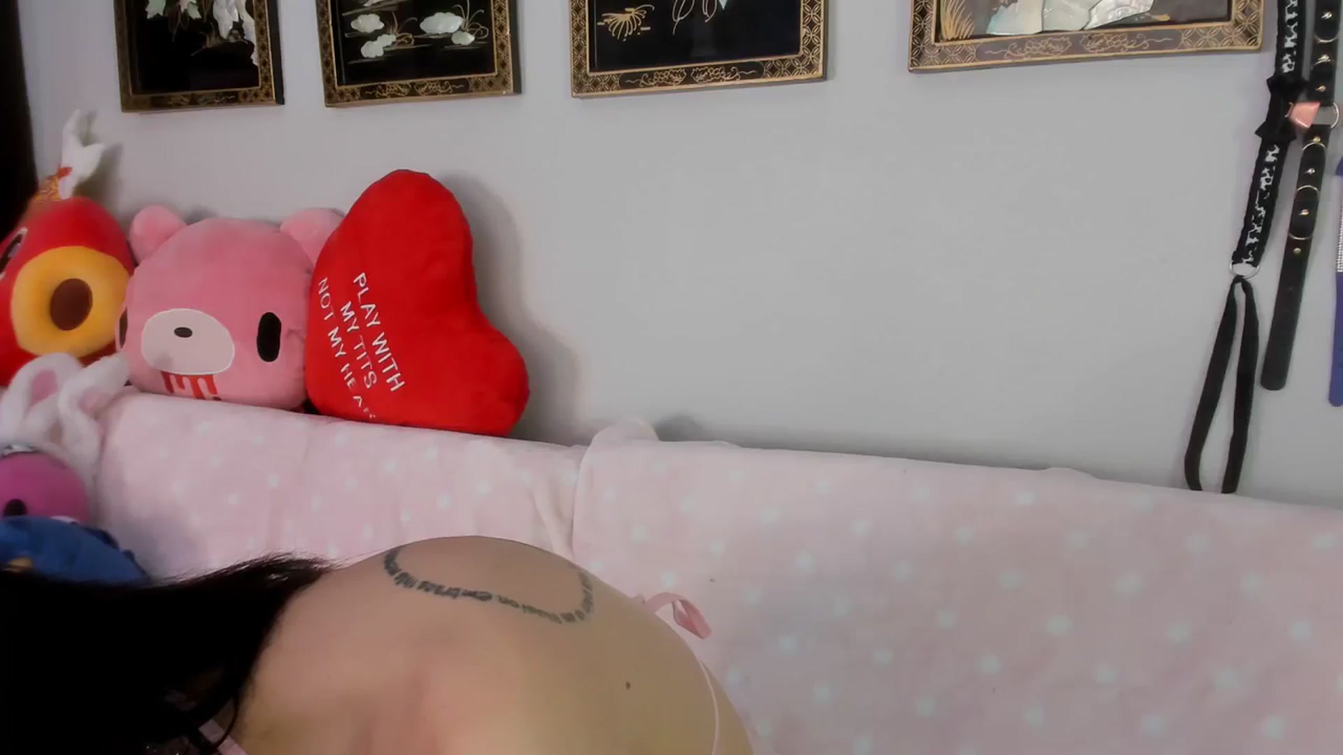 Gallery image thumbnail from Isabelle_Babe's myfreecams stream on, 08/18/2023, 18:57 image 14 of 20