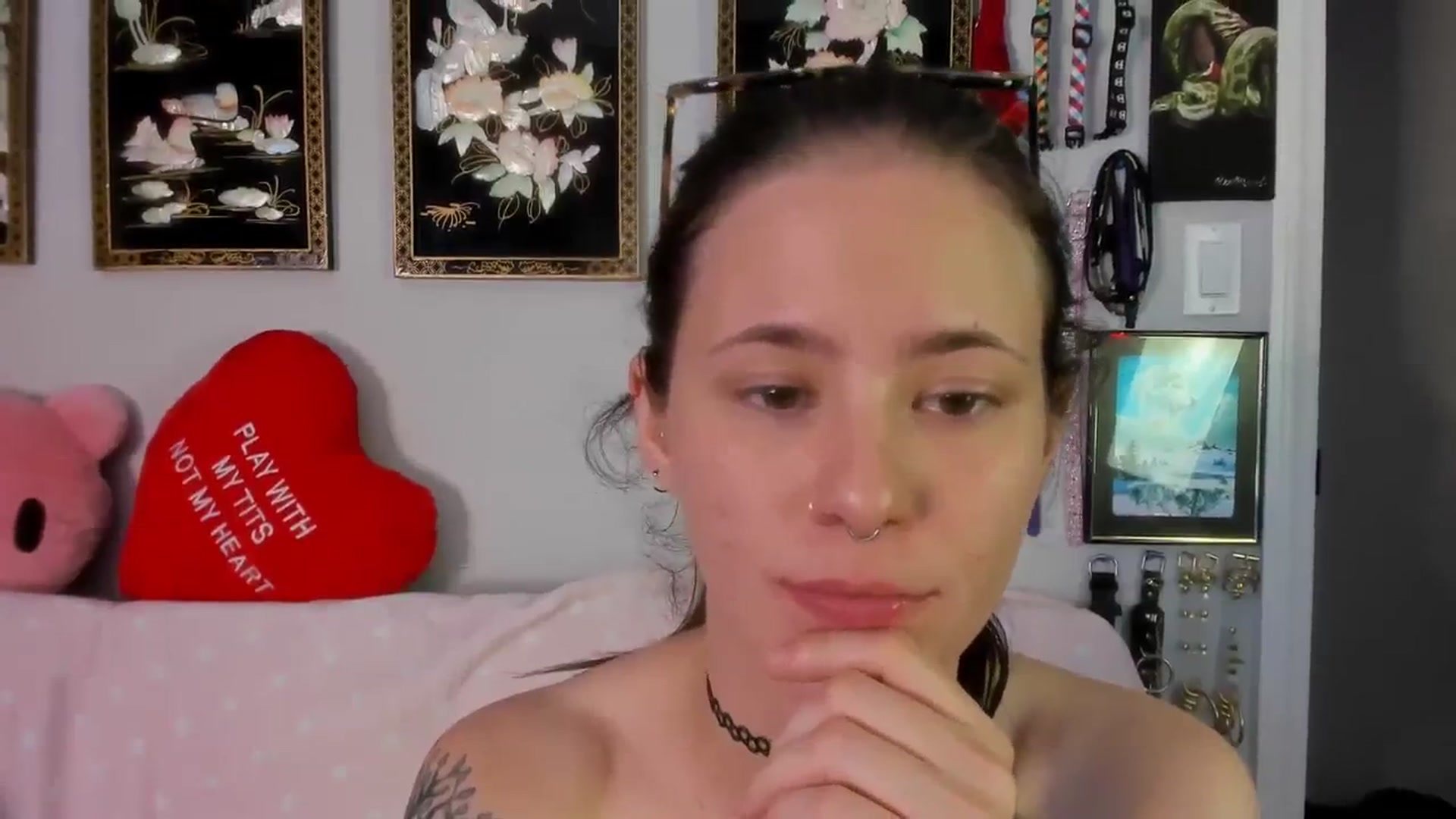 Gallery image thumbnail from Isabelle_Babe's myfreecams stream on, 08/22/2023, 01:15 image 14 of 20
