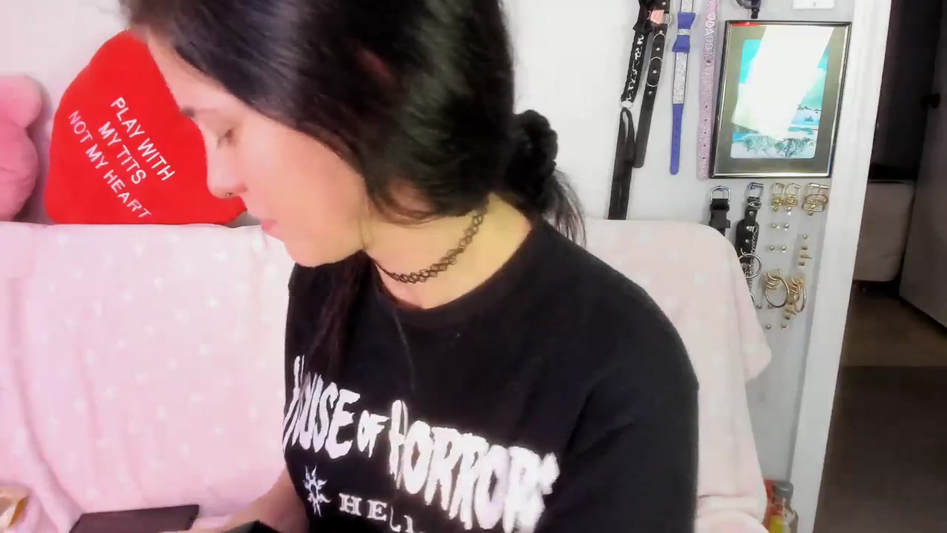 Gallery image thumbnail from Isabelle_Babe's myfreecams stream on, 08/23/2023, 01:48 image 19 of 20