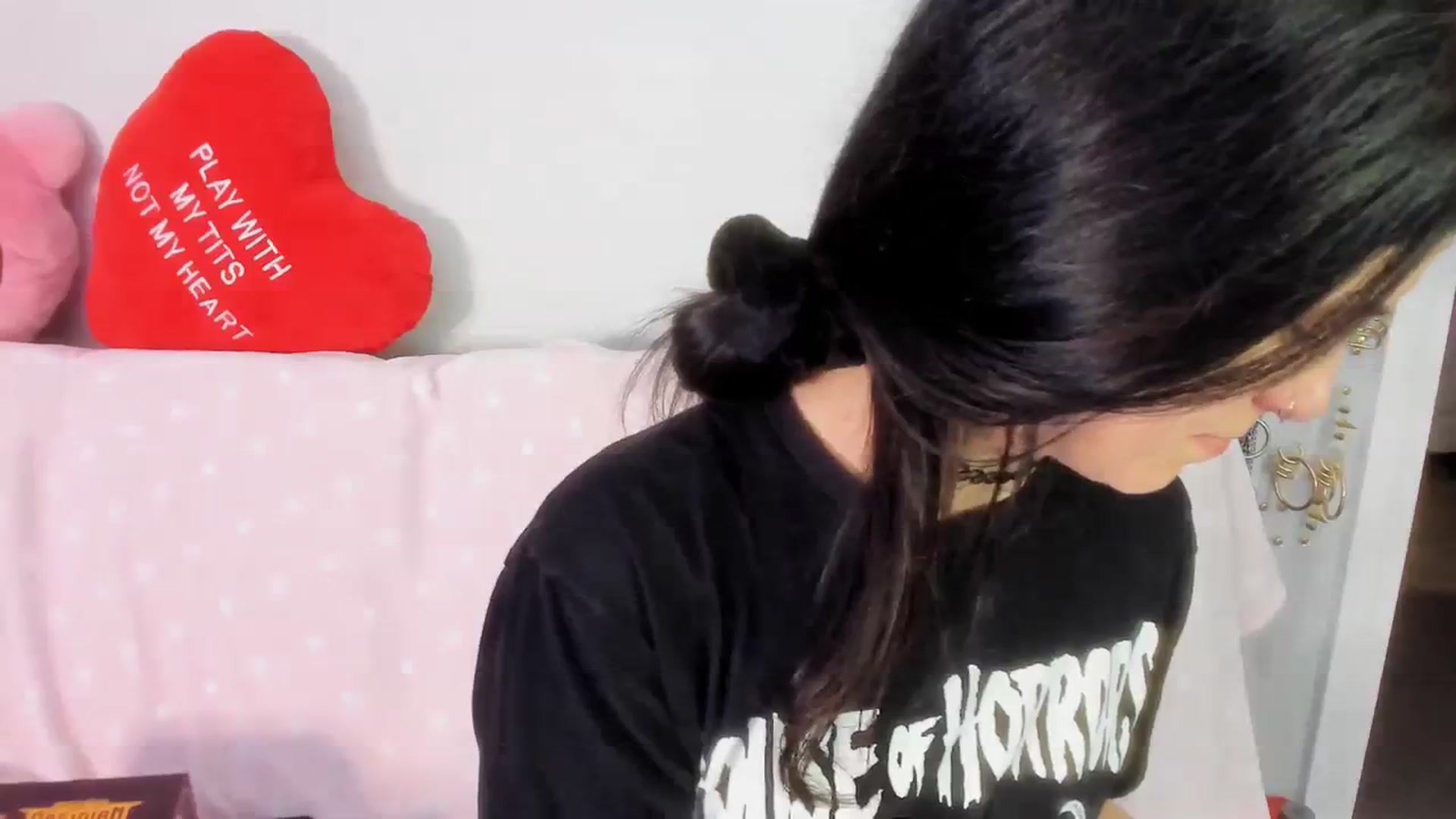 Gallery image thumbnail from Isabelle_Babe's myfreecams stream on, 08/23/2023, 01:48 image 20 of 20