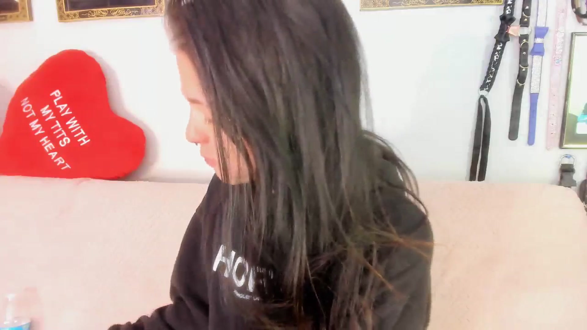Gallery image thumbnail from Isabelle_Babe's myfreecams stream on, 08/27/2023, 19:31 image 19 of 20