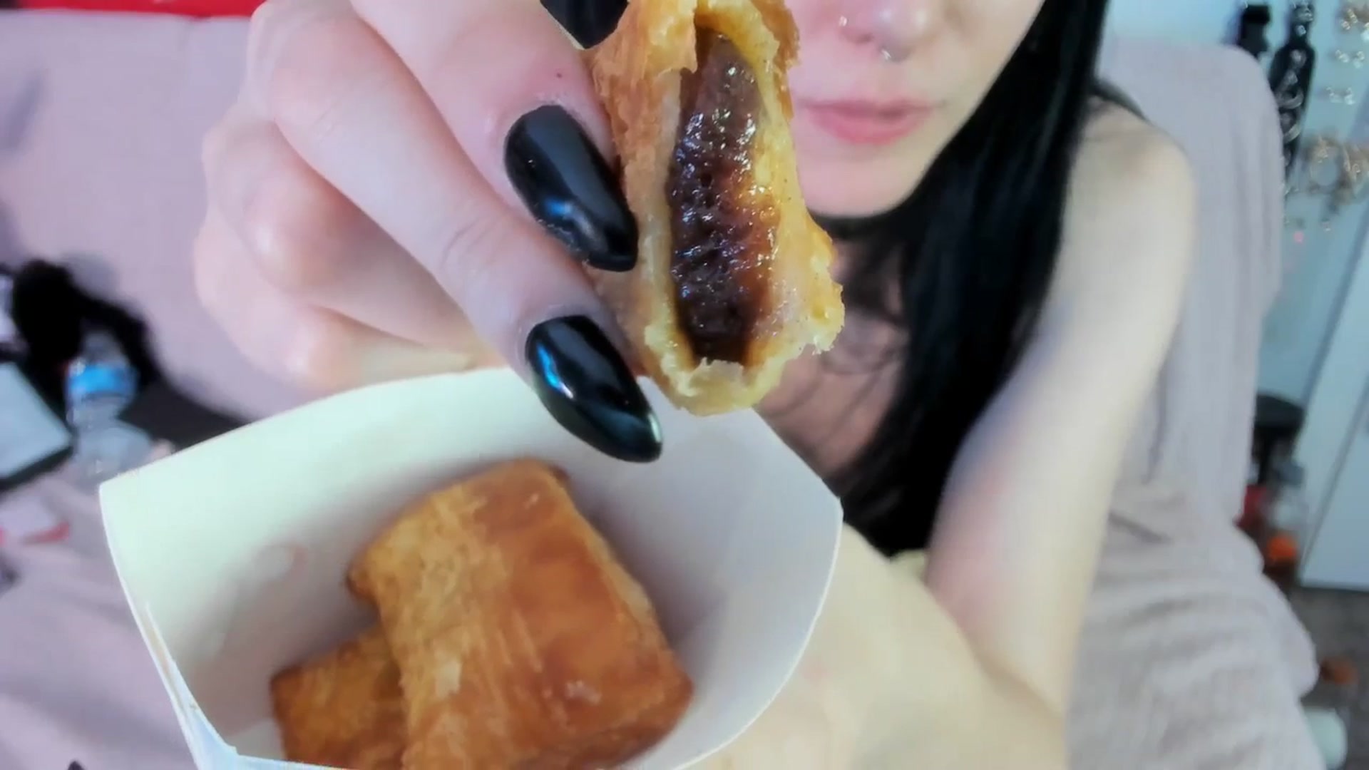 Gallery image thumbnail from Isabelle_Babe's myfreecams stream on, 09/01/2023, 09:51 image 5 of 20