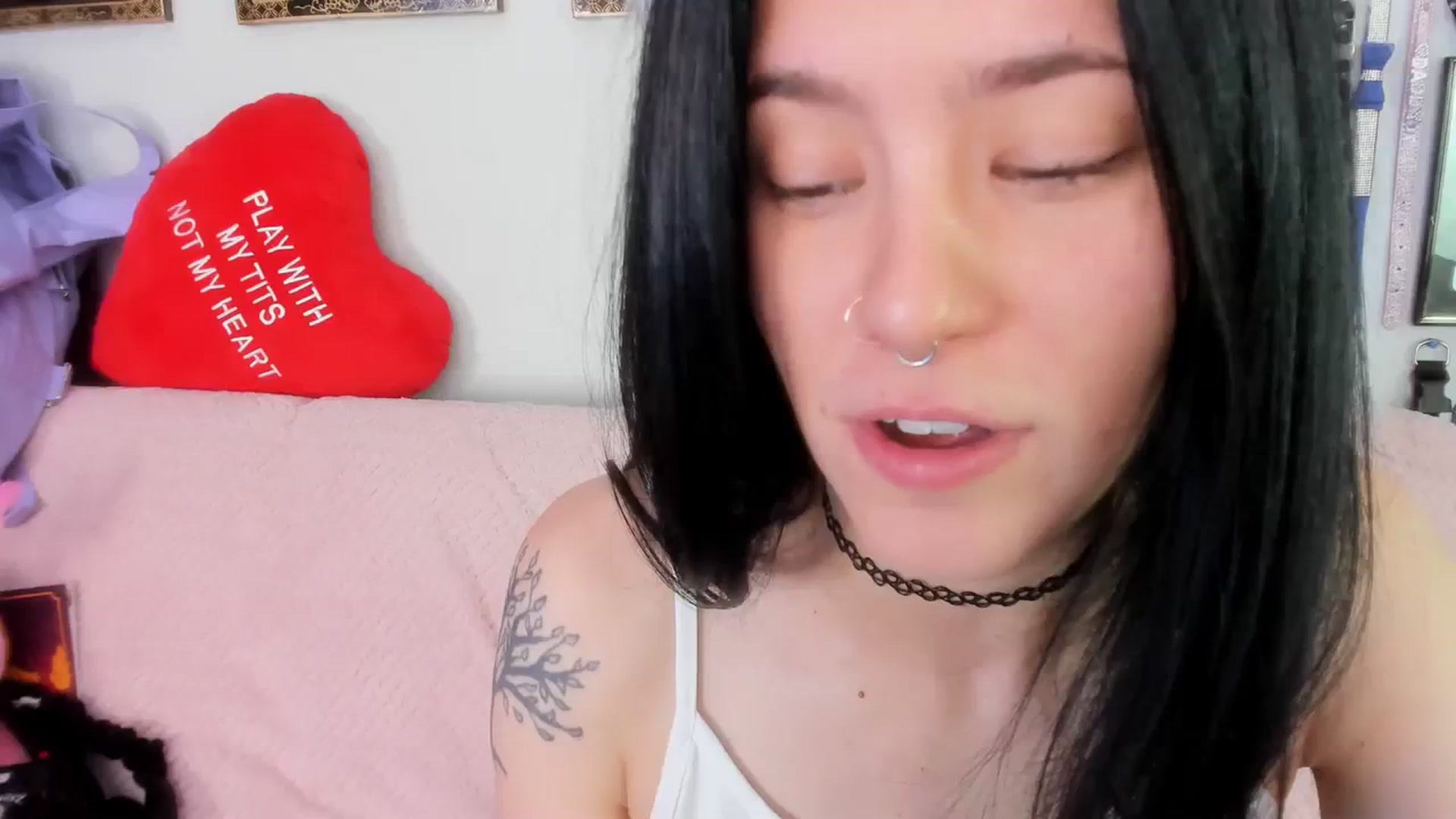 Gallery image thumbnail from Isabelle_Babe's myfreecams stream on, 09/01/2023, 20:01 image 13 of 20