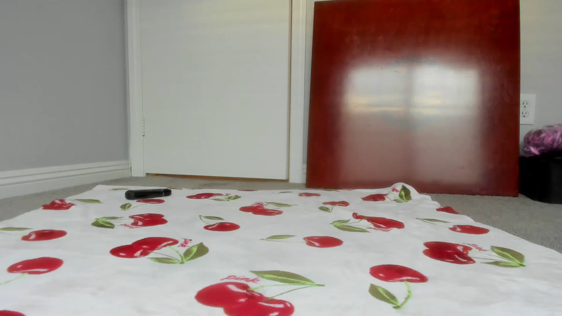 Gallery image thumbnail from Isabelle_Babe's myfreecams stream on, 09/18/2023, 01:02 image 8 of 20