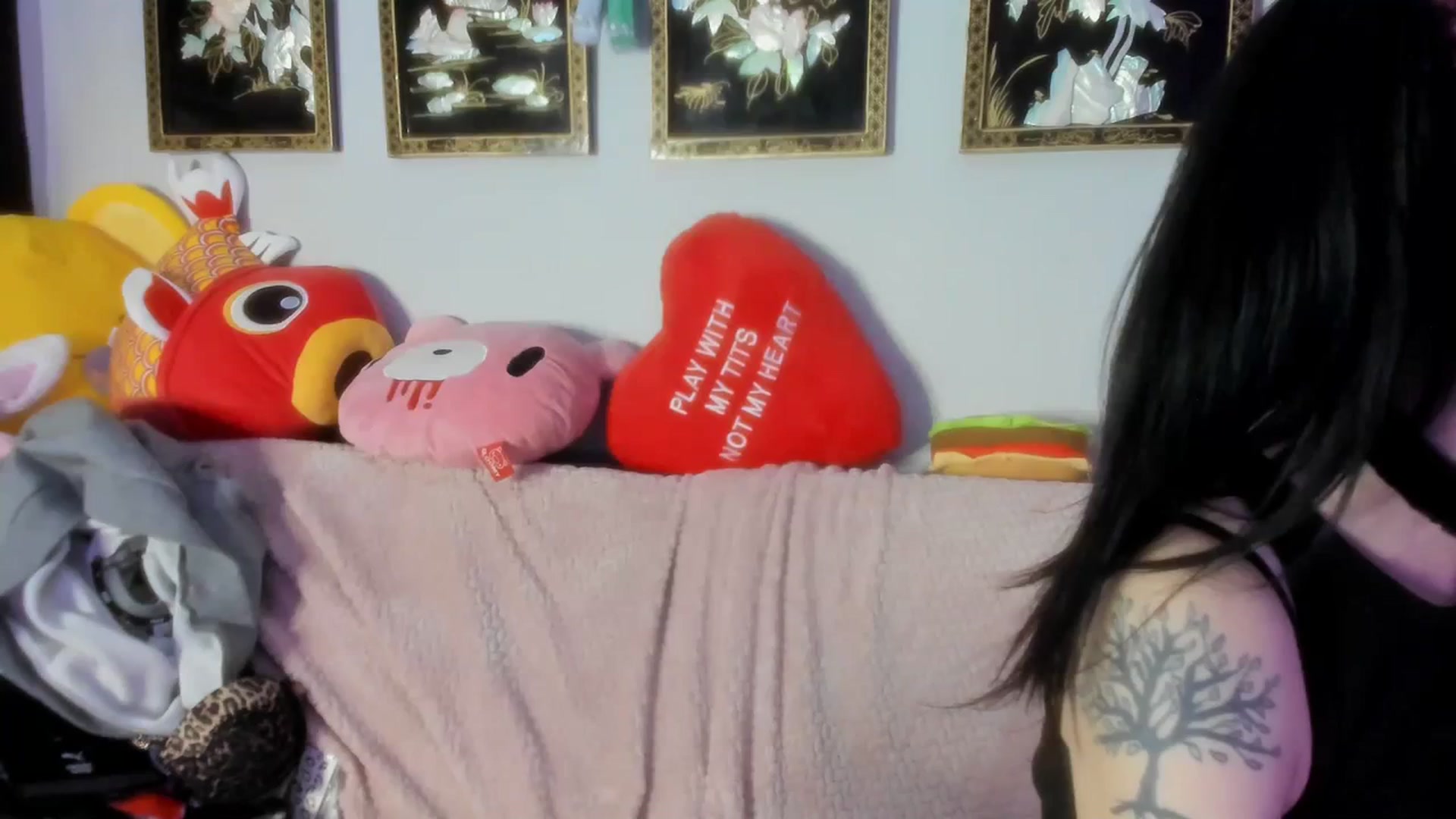 Gallery image thumbnail from Isabelle_Babe's myfreecams stream on, 11/29/2023, 12:05 image 1 of 20