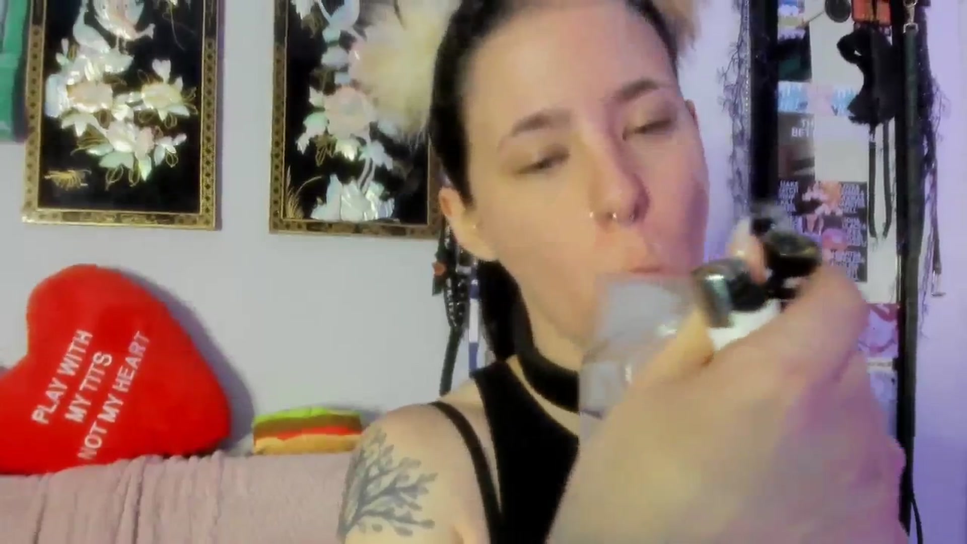 Gallery image thumbnail from Isabelle_Babe's myfreecams stream on, 11/29/2023, 12:05 image 8 of 20
