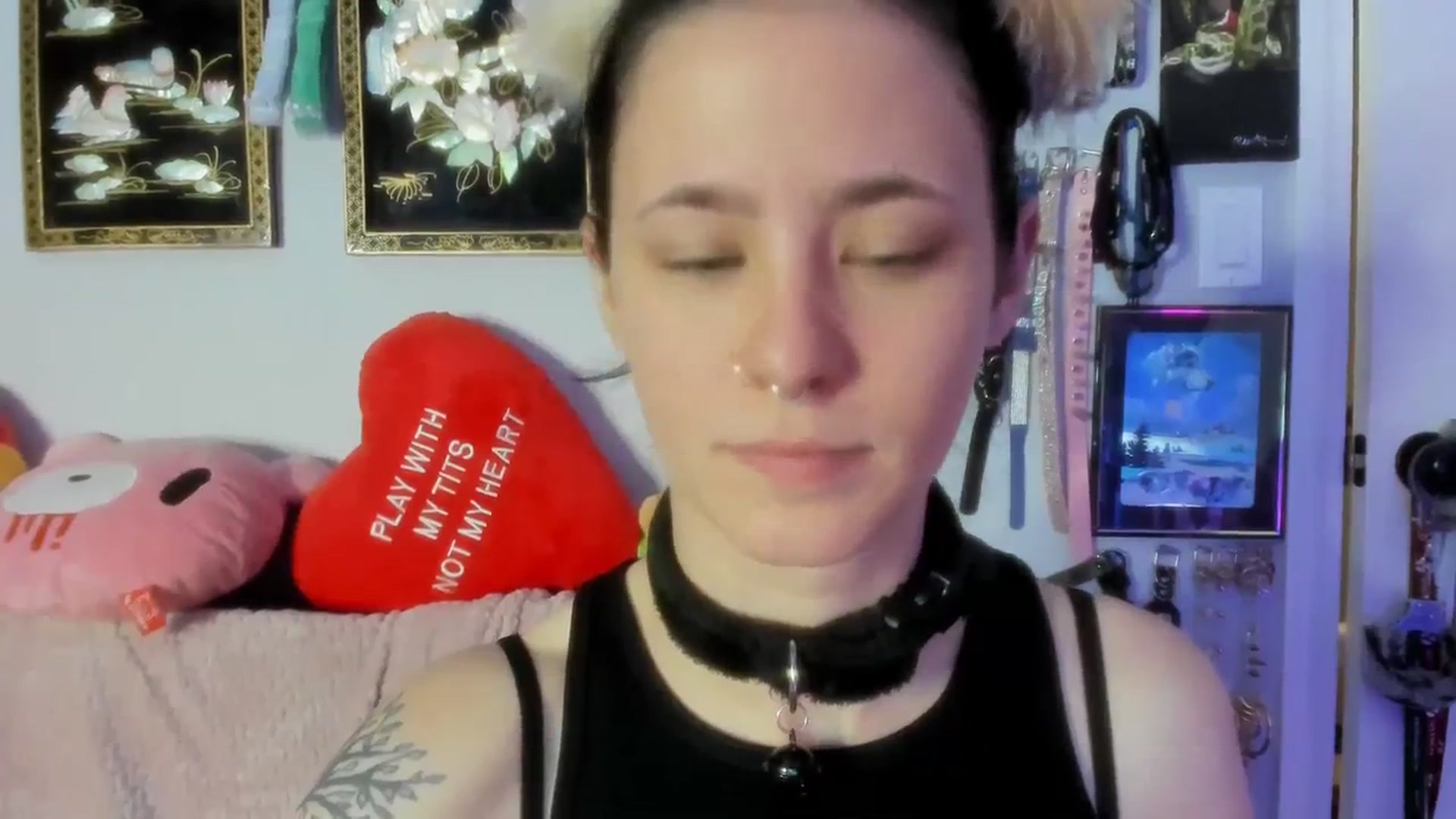 Gallery image thumbnail from Isabelle_Babe's myfreecams stream on, 11/29/2023, 12:05 image 19 of 20