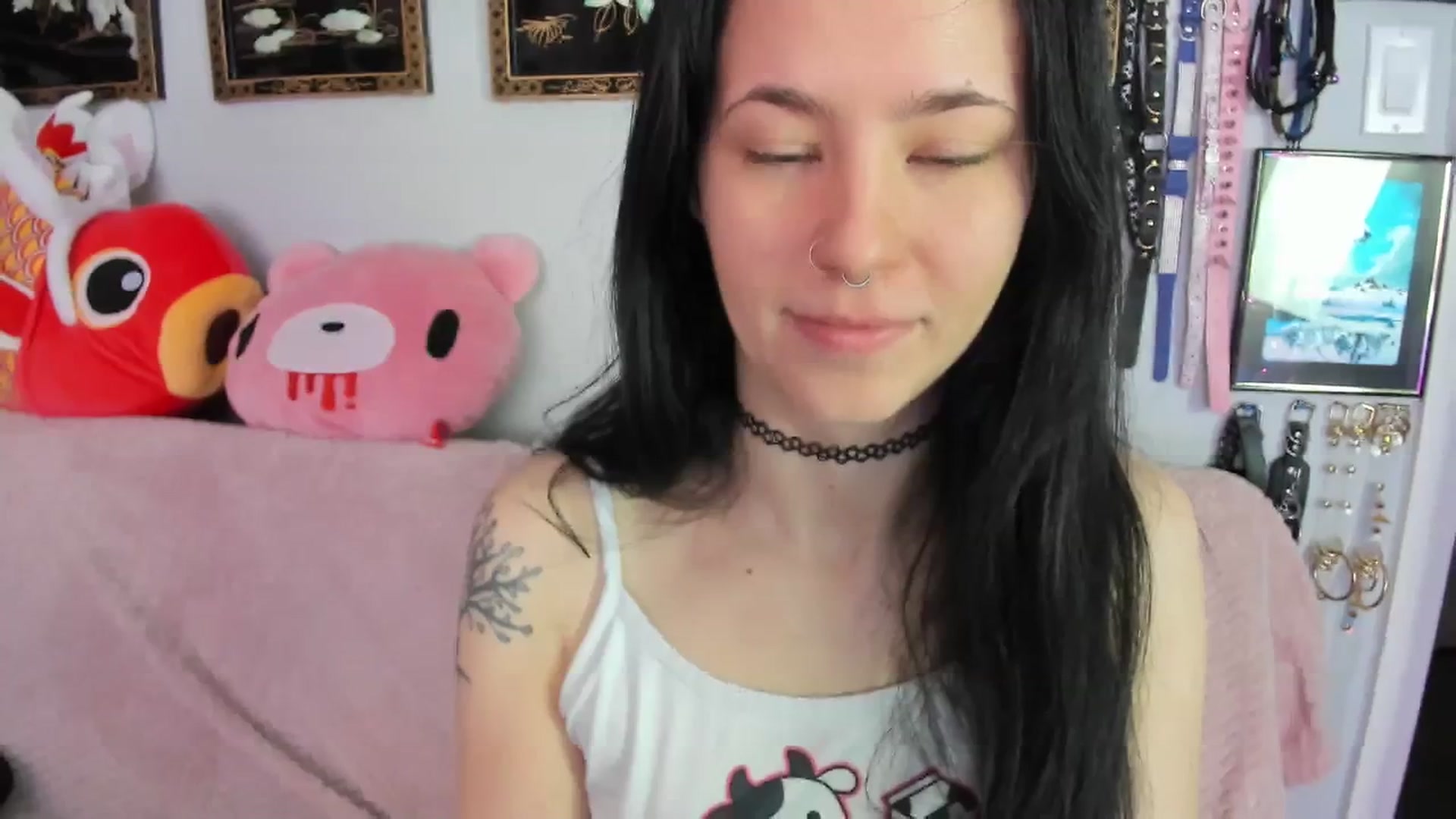 Gallery image thumbnail from Isabelle_Babe's myfreecams stream on, 12/24/2023, 21:06 image 14 of 20