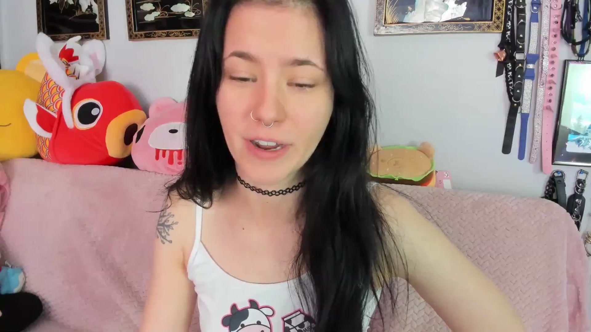 Gallery image thumbnail from Isabelle_Babe's myfreecams stream on, 12/24/2023, 21:06 image 17 of 20