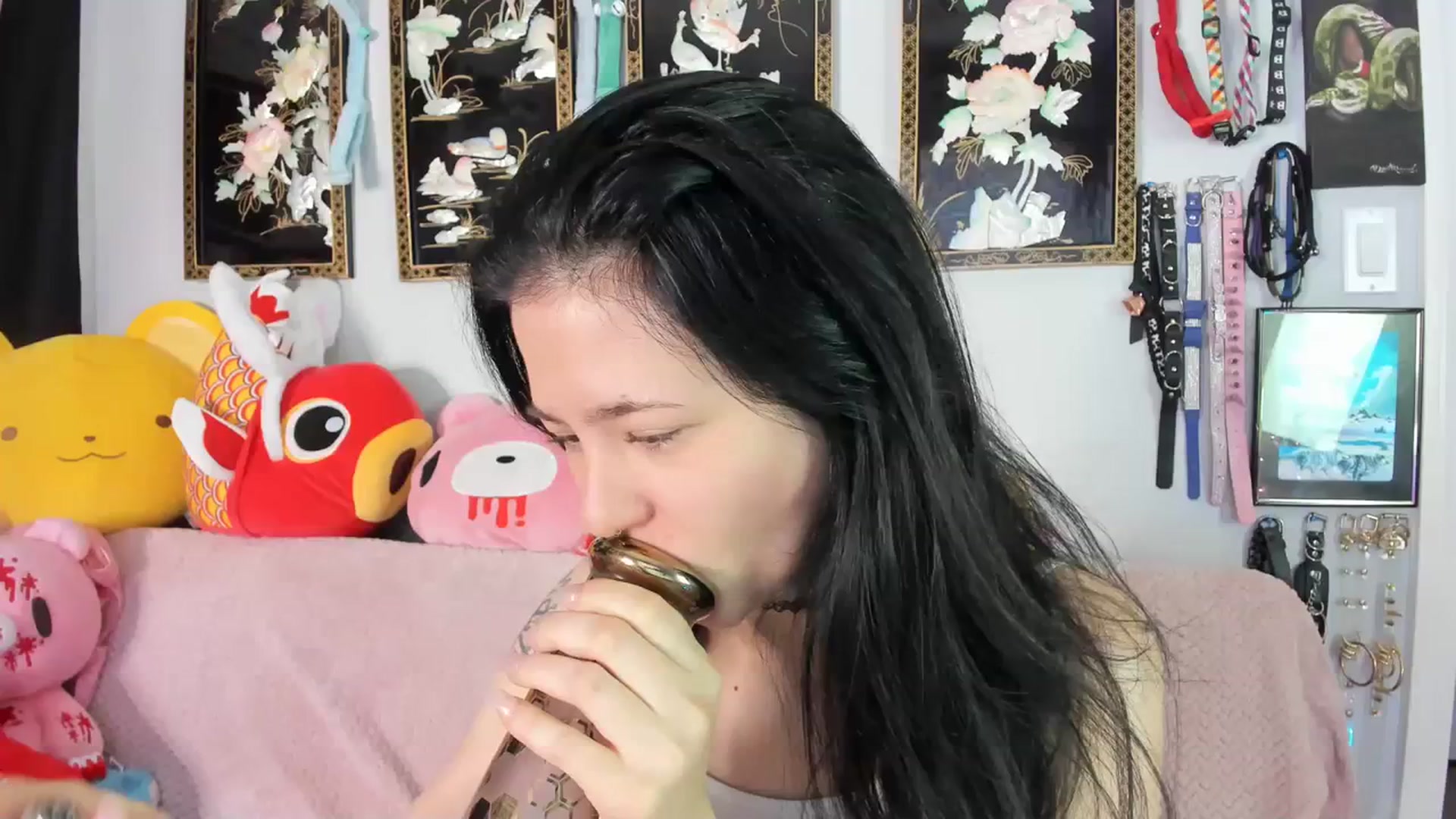 Gallery image thumbnail from Isabelle_Babe's myfreecams stream on, 12/24/2023, 21:06 image 5 of 20