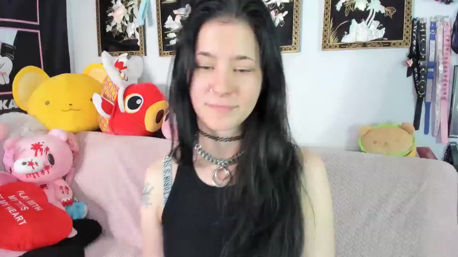 Gallery image thumbnail from Isabelle_Babe's myfreecams stream on, 12/25/2023, 06:16 image 5 of 20