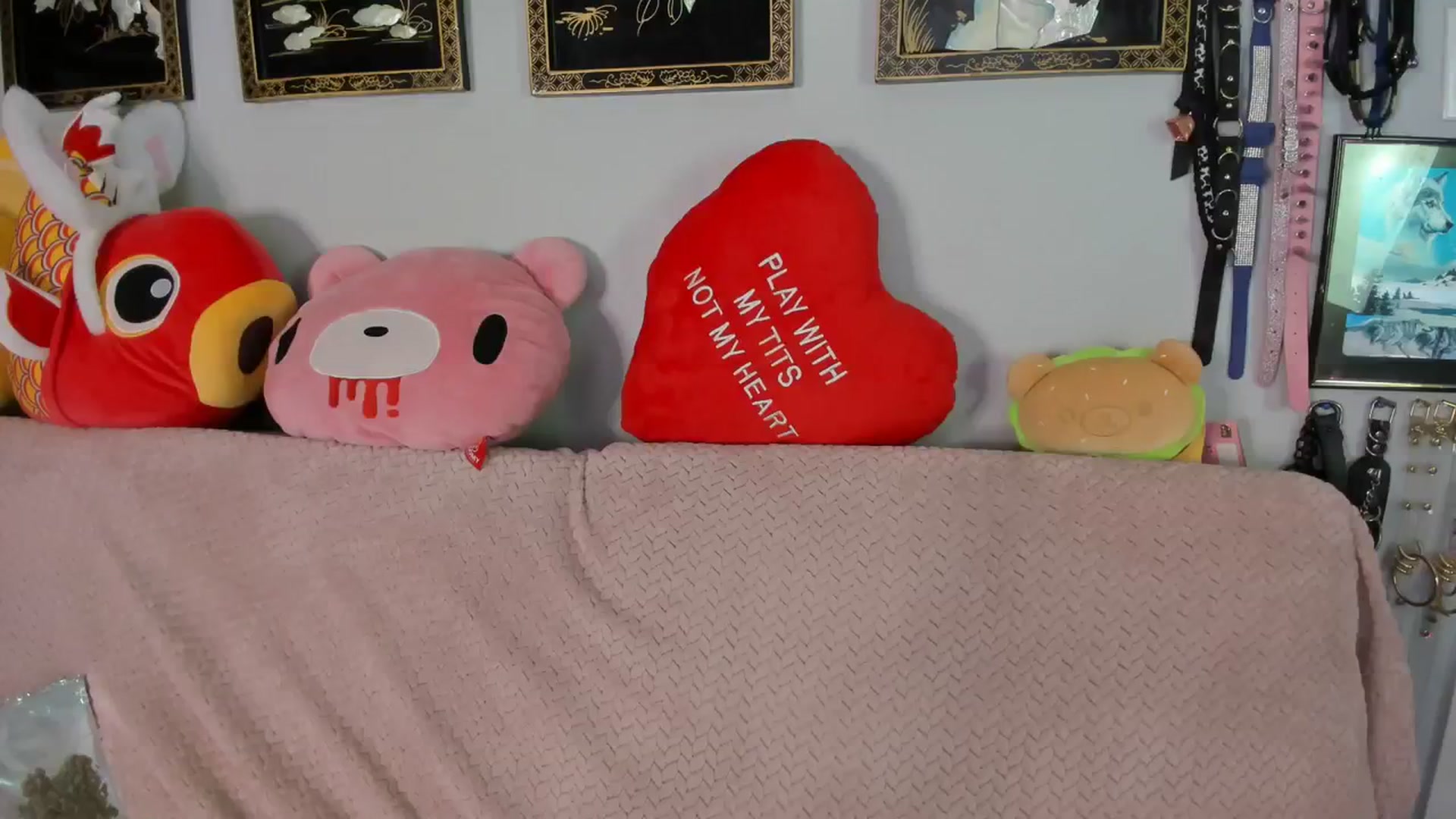Gallery image thumbnail from Isabelle_Babe's myfreecams stream on, 12/25/2023, 20:58 image 5 of 20
