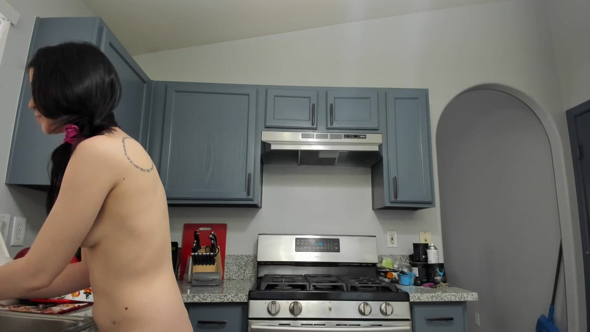 Gallery image thumbnail from Isabelle_Babe's myfreecams stream on, 02/12/2024, 24:01 image 15 of 20