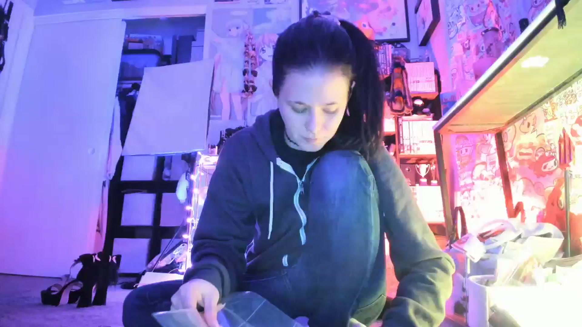 Gallery image thumbnail from Isabelle_Babe's myfreecams stream on, 03/04/2024, 10:06 image 6 of 20