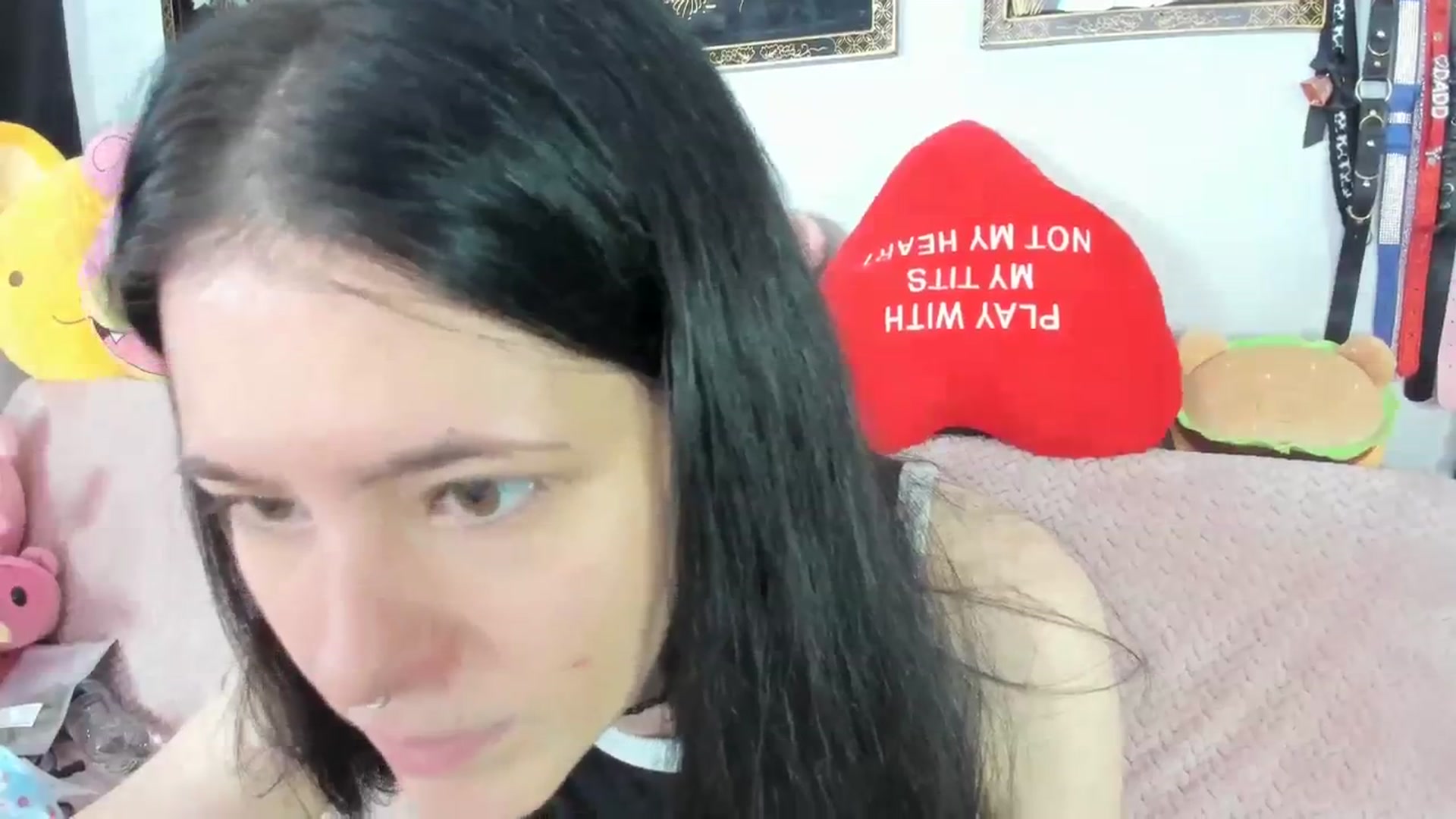 Gallery image thumbnail from Isabelle_Babe's myfreecams stream on, 03/16/2024, 20:25 image 7 of 20