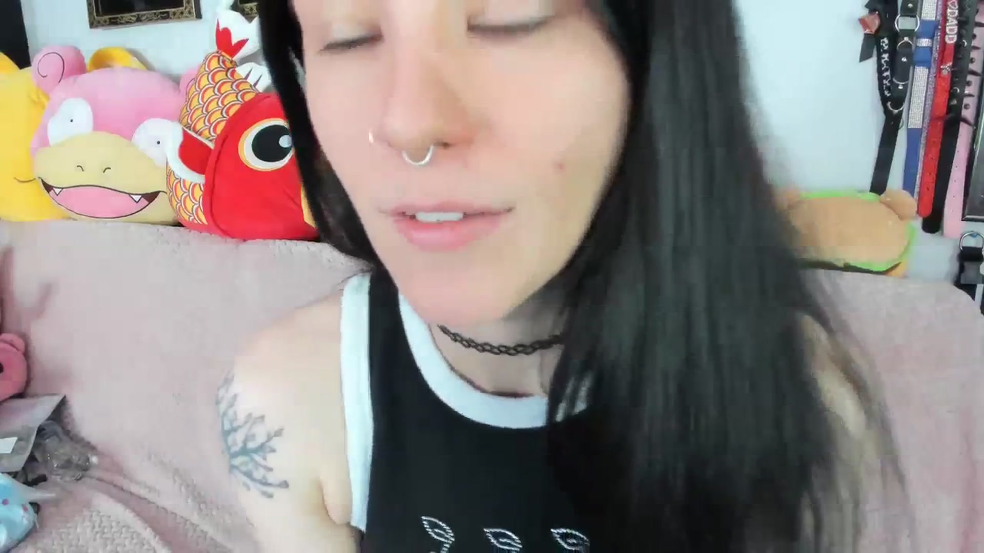 Gallery image thumbnail from Isabelle_Babe's myfreecams stream on, 03/16/2024, 20:25 image 9 of 20