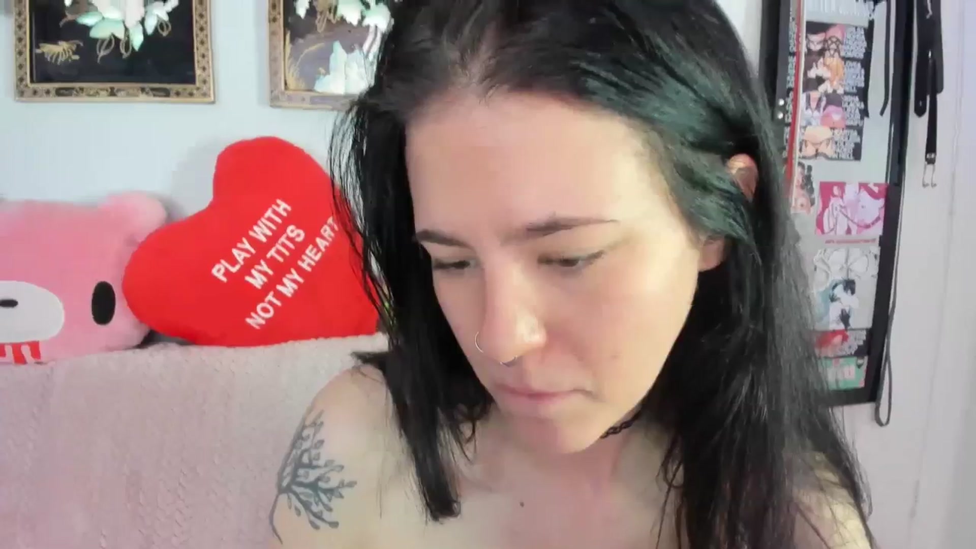 Gallery image thumbnail from Isabelle_Babe's myfreecams stream on, 03/19/2024, 19:06 image 18 of 20