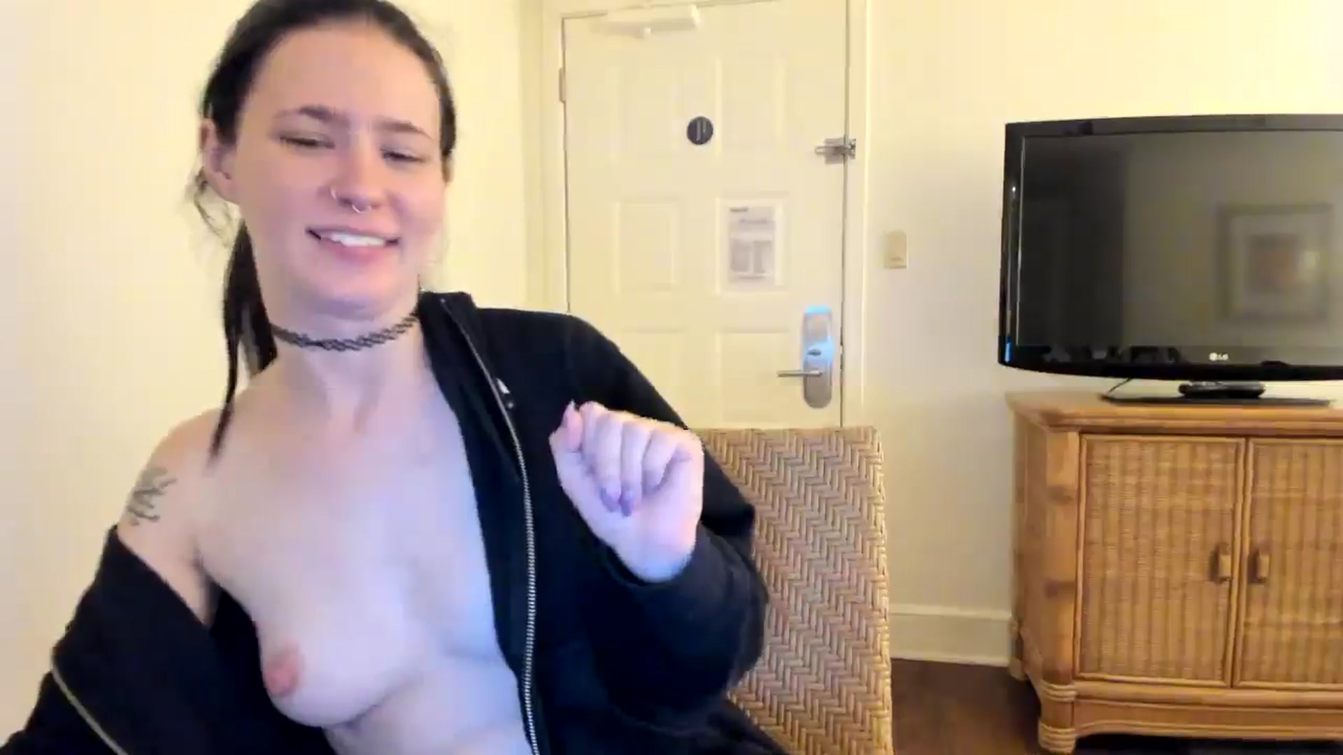 Gallery image thumbnail from Isabelle_Babe's myfreecams stream on, 06/04/2024, 08:51 image 16 of 20
