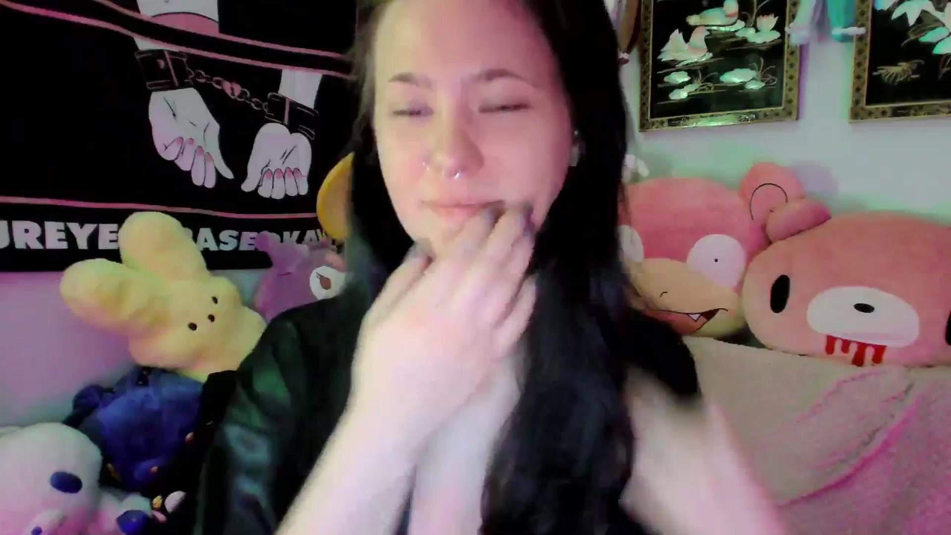 Gallery image thumbnail from Isabelle_Babe's myfreecams stream on, 03/25/2025, 12:21 image 8 of 20