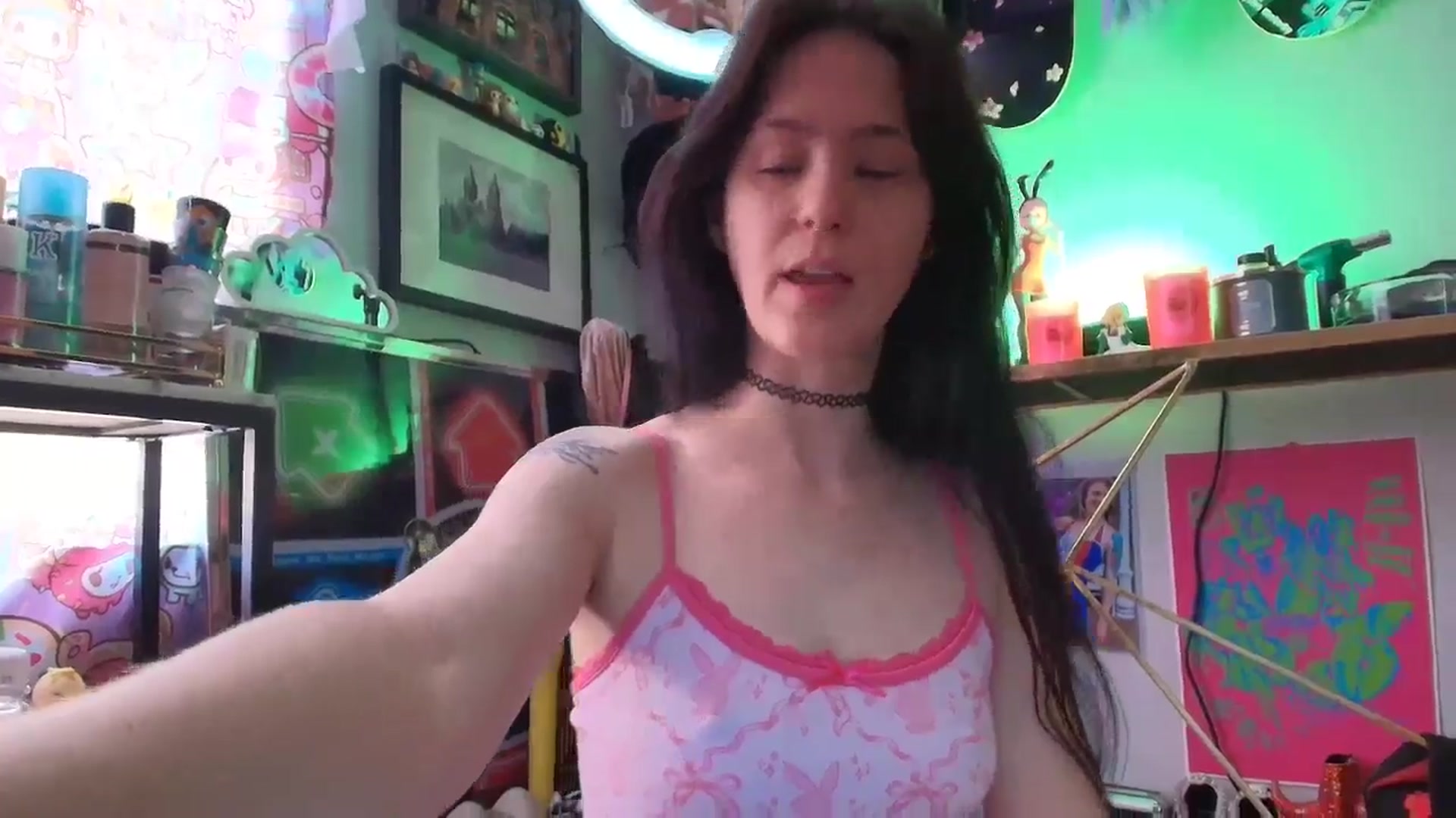 Gallery image thumbnail from Isabelle_Babe's myfreecams stream on, 04/19/2025, 18:29 image 18 of 20