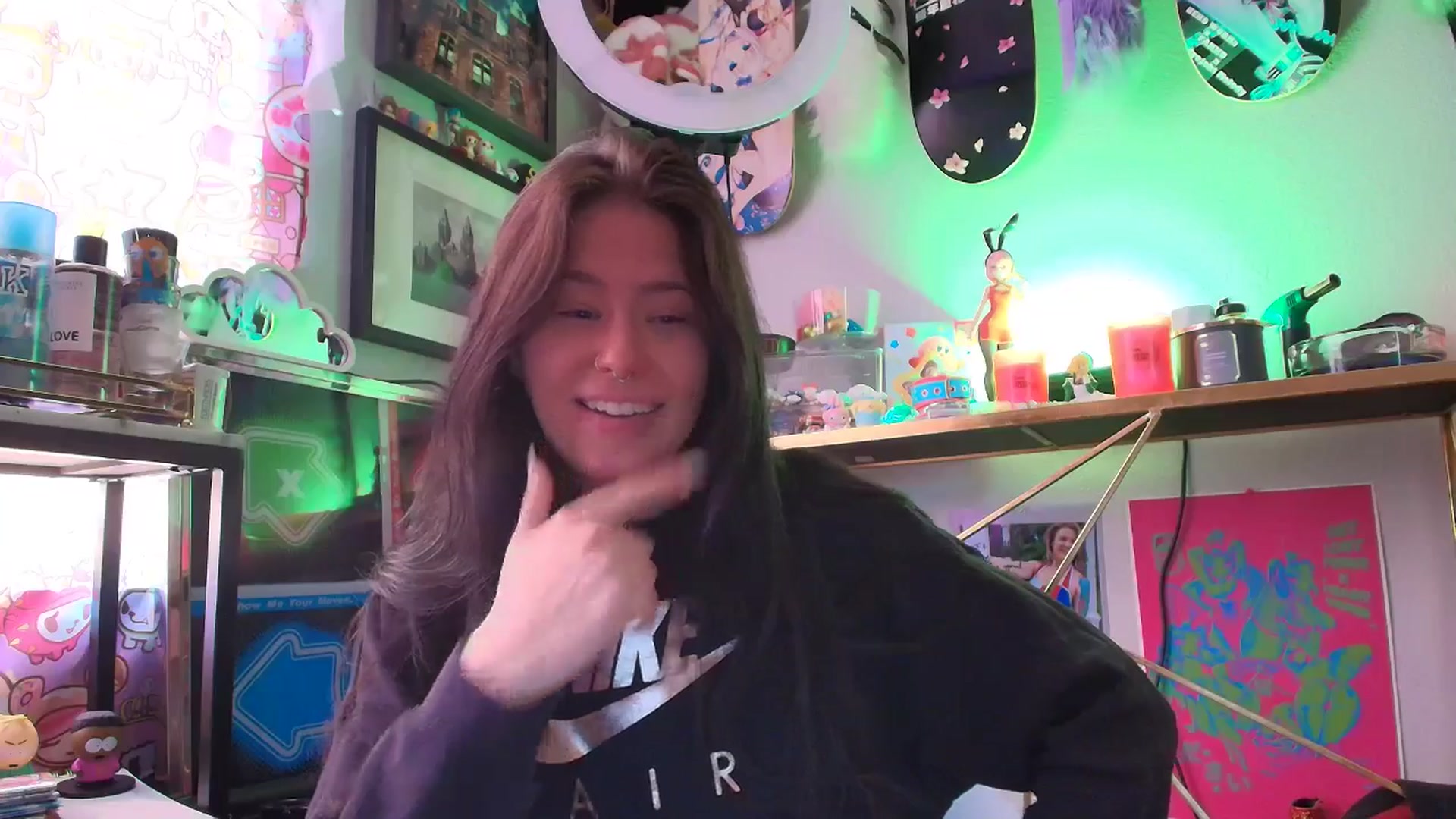 Gallery image thumbnail from Isabelle_Babe's myfreecams stream on, 04/20/2025, 20:46 image 5 of 20