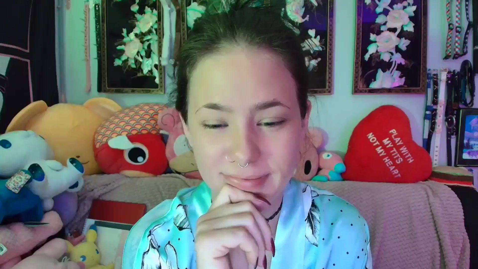Gallery image thumbnail from Isabelle_Babe's myfreecams stream on, 05/03/2025, 12:07 image 12 of 20