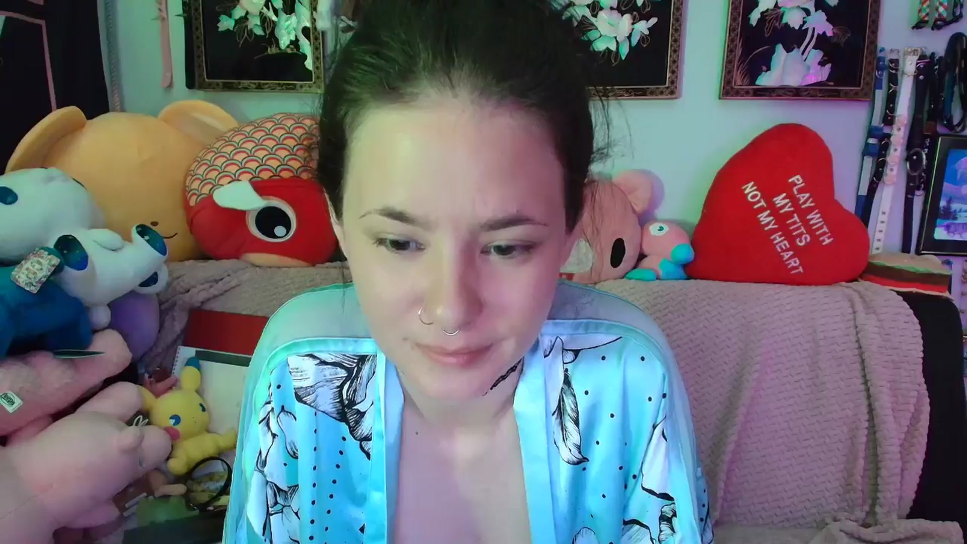 Gallery image thumbnail from Isabelle_Babe's myfreecams stream on, 05/03/2025, 12:07 image 7 of 20