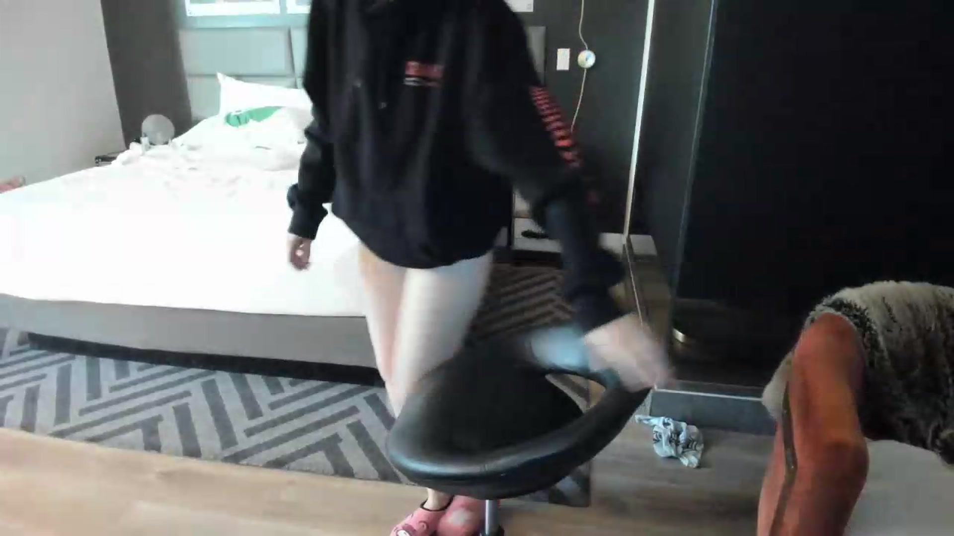 Gallery image thumbnail from Isabelle_Babe's myfreecams stream on, 05/19/2026, 13:43 image 4 of 20