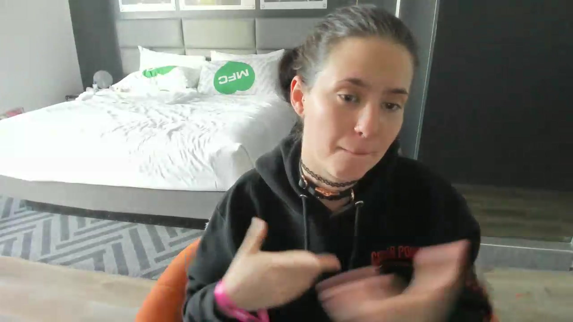 Gallery image thumbnail from Isabelle_Babe's myfreecams stream on, 05/19/2026, 13:43 image 19 of 20
