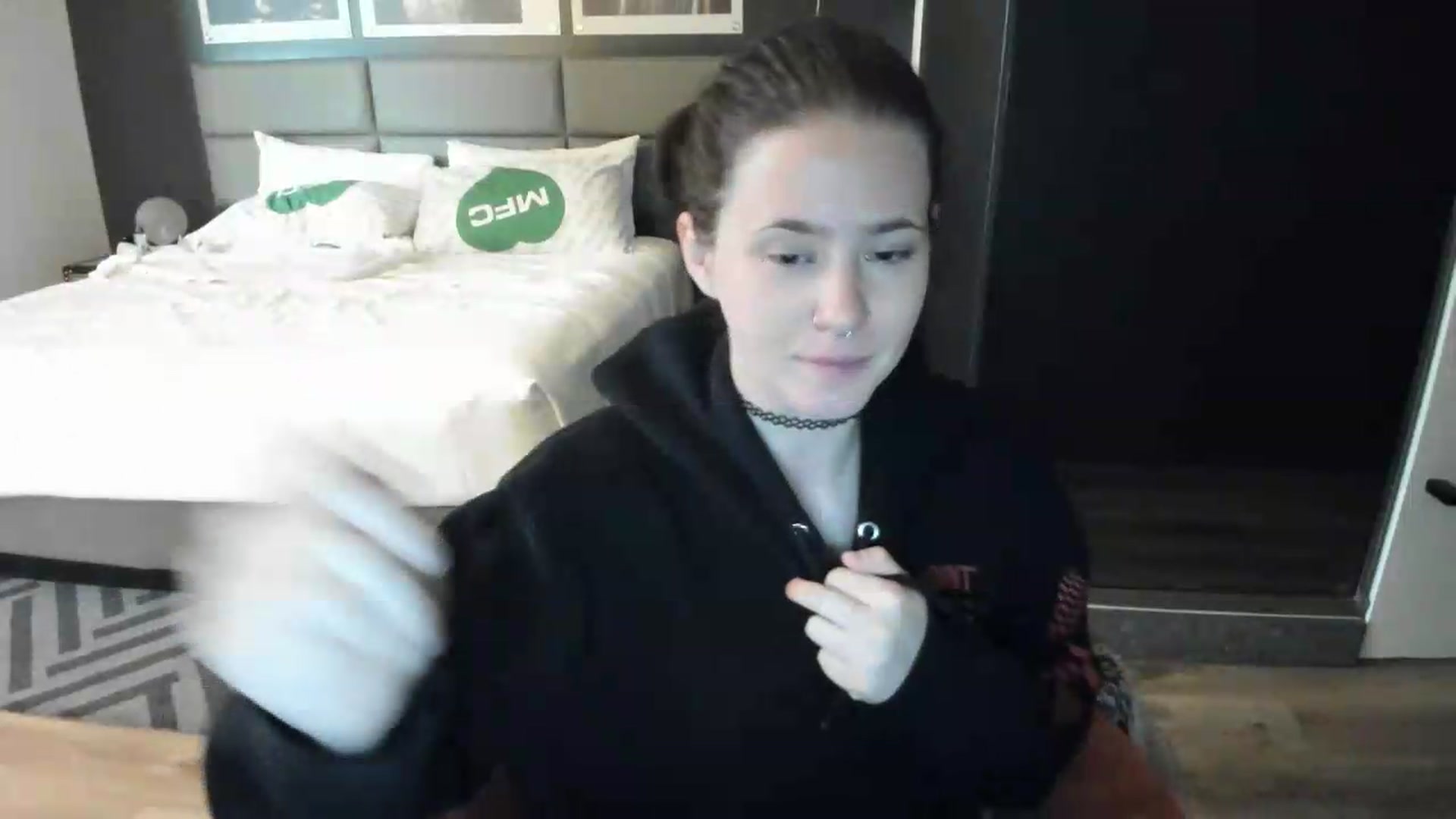 Gallery image thumbnail from Isabelle_Babe's myfreecams stream on, 05/19/2026, 13:43 image 3 of 20