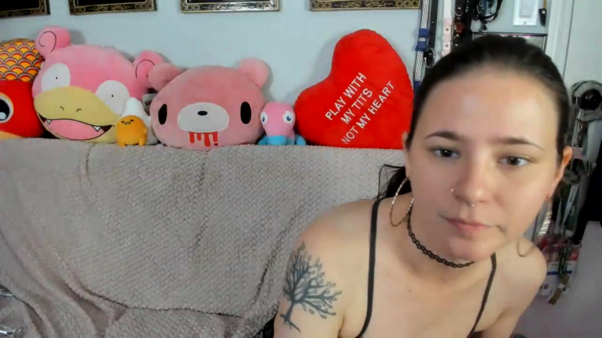 Gallery image thumbnail from Isabelle_Babe's myfreecams stream on, 08/17/2026, 02:31 image 8 of 20