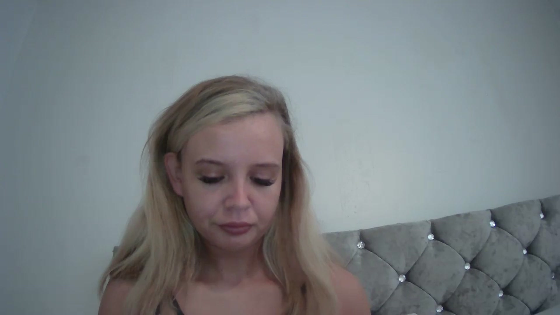 Gallery image thumbnail from Isabelle_xoxo's myfreecams stream on, 05/16/2024, 09:03 image 16 of 20