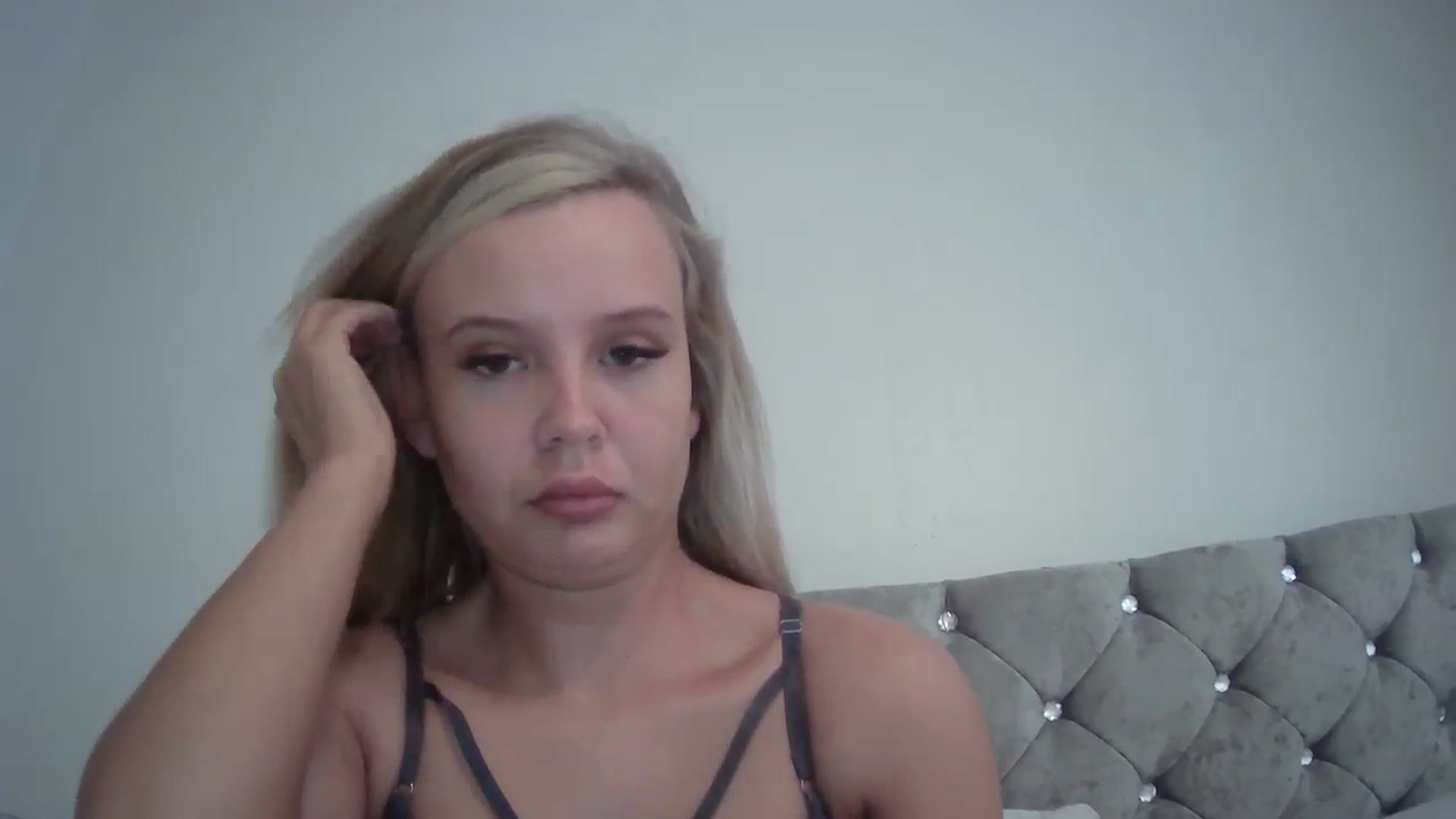 Gallery image thumbnail from Isabelle_xoxo's myfreecams stream on, 05/16/2024, 09:03 image 18 of 20