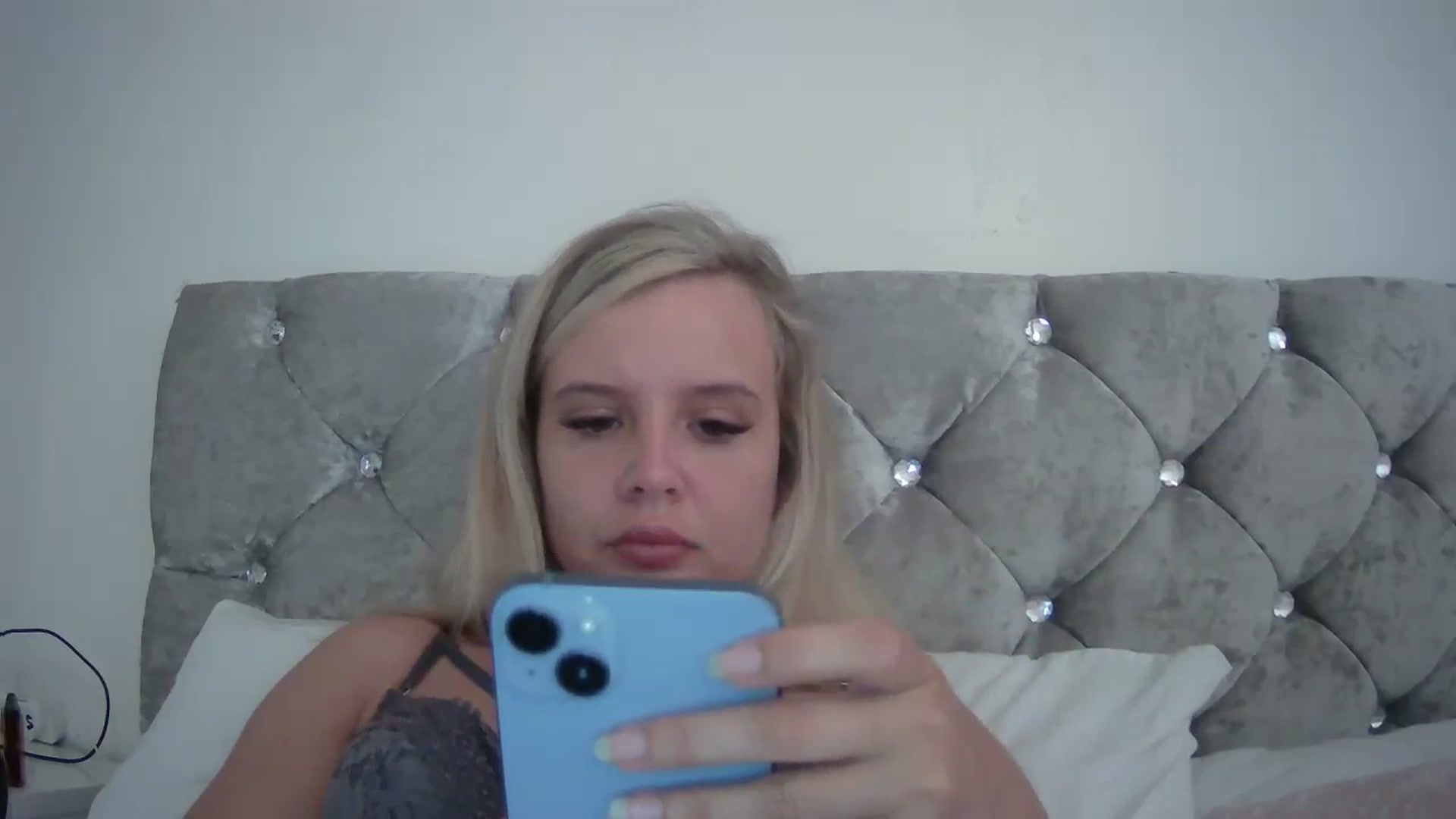 Gallery image thumbnail from Isabelle_xoxo's myfreecams stream on, 05/16/2024, 09:03 image 5 of 20