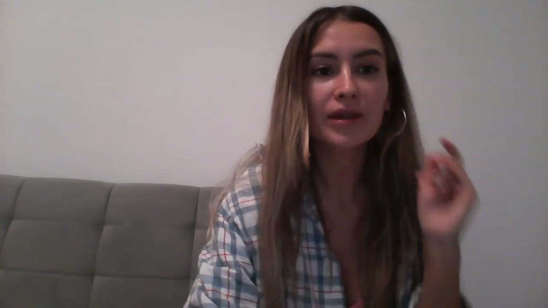 Gallery image thumbnail from Iselin39's myfreecams stream on, 11/23/2022, 21:50 image 3 of 20