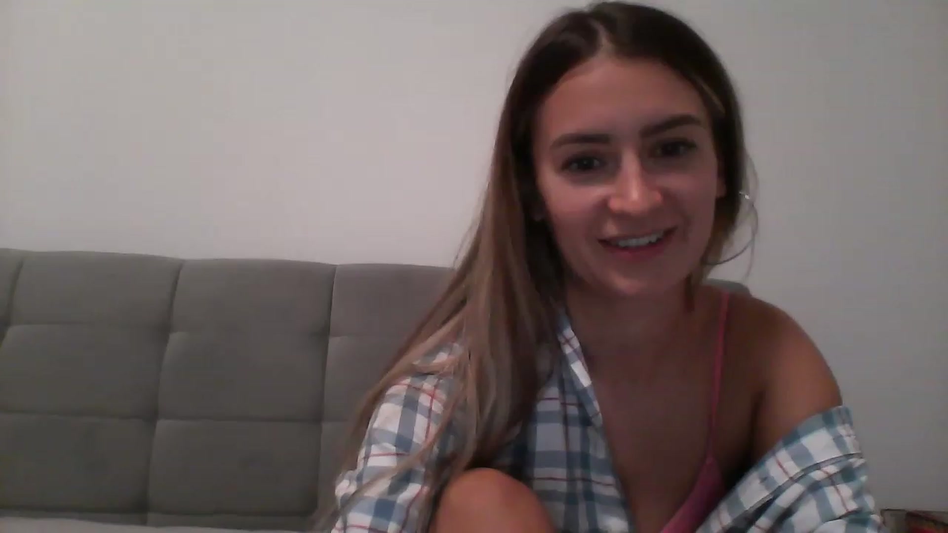 Gallery image thumbnail from Iselin39's myfreecams stream on, 11/23/2022, 21:50 image 10 of 20