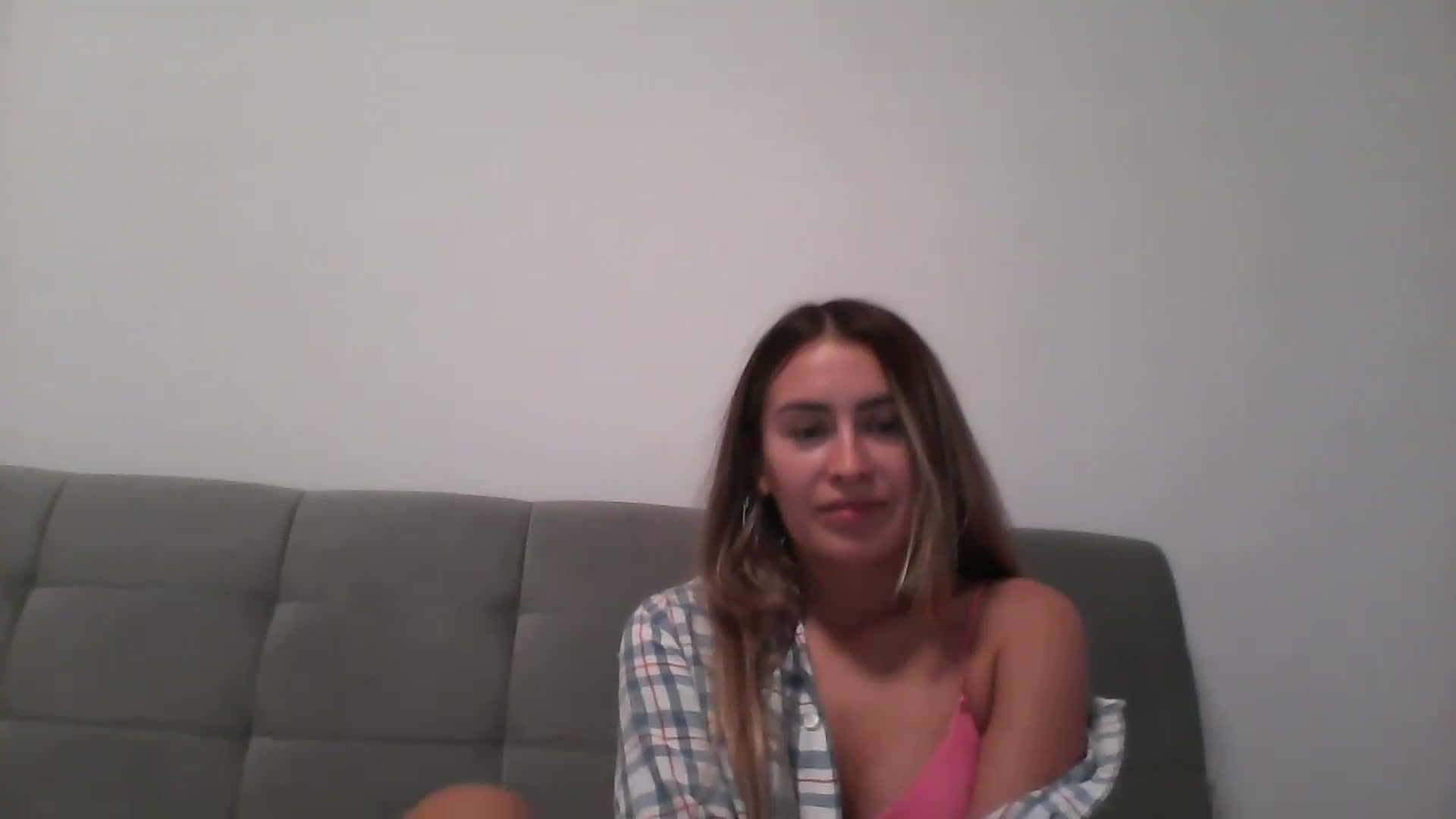 Gallery image thumbnail from Iselin39's myfreecams stream on, 11/23/2022, 21:50 image 7 of 20