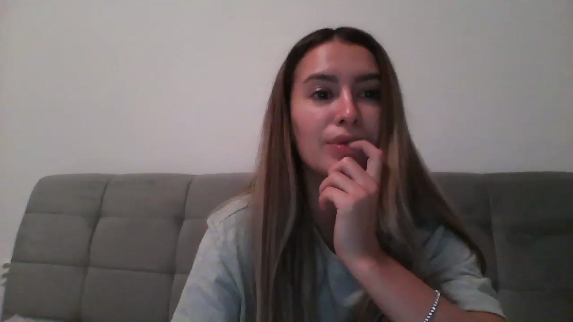 Gallery image thumbnail from Iselin39's myfreecams stream on, 01/04/2023, 01:16 image 1 of 20