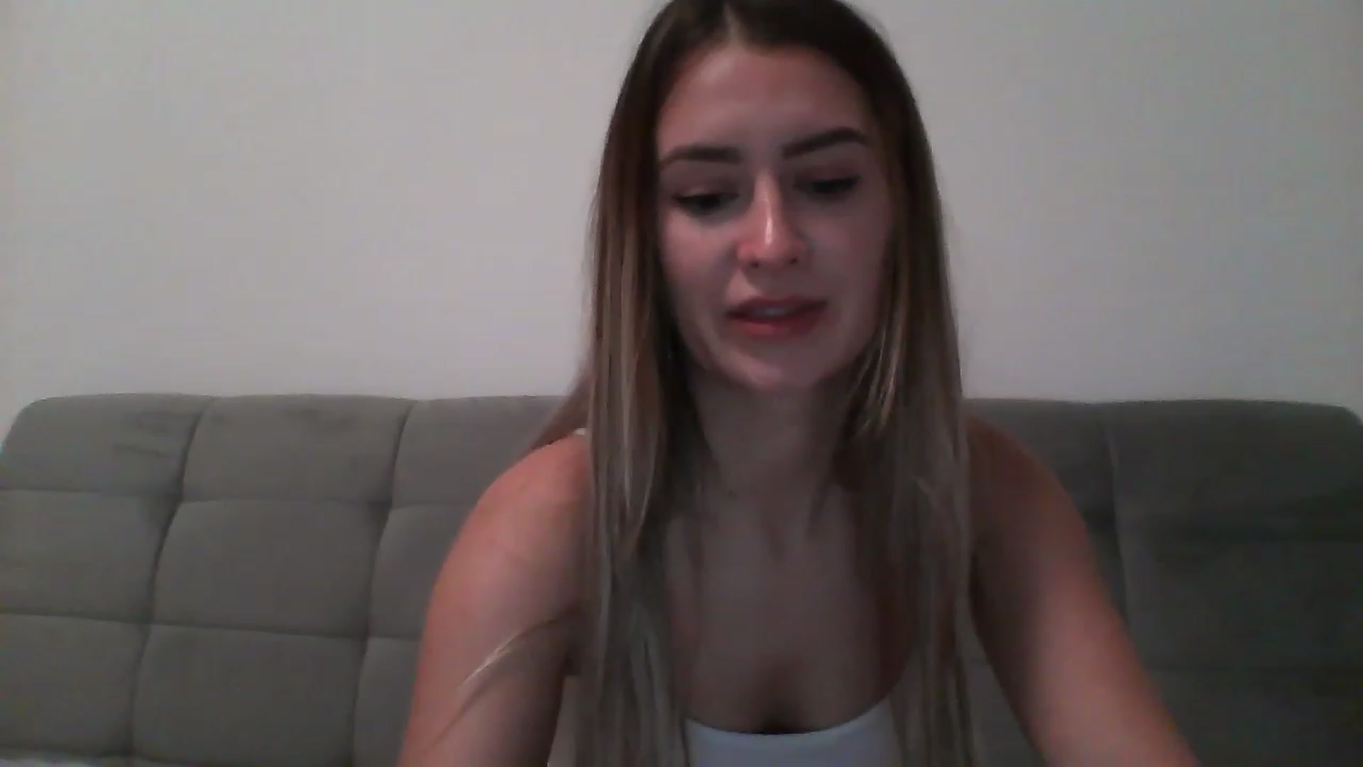 Gallery image thumbnail from Iselin39's myfreecams stream on, 01/06/2023, 21:31 image 17 of 20