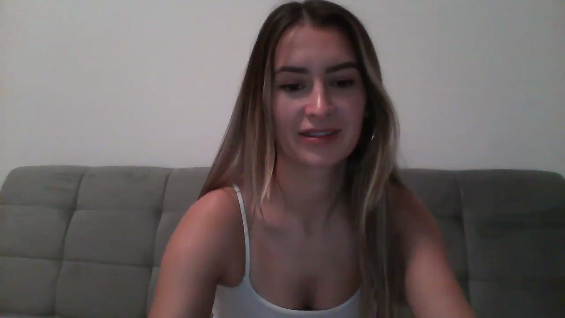 Gallery image thumbnail from Iselin39's myfreecams stream on, 01/06/2023, 21:31 image 19 of 20