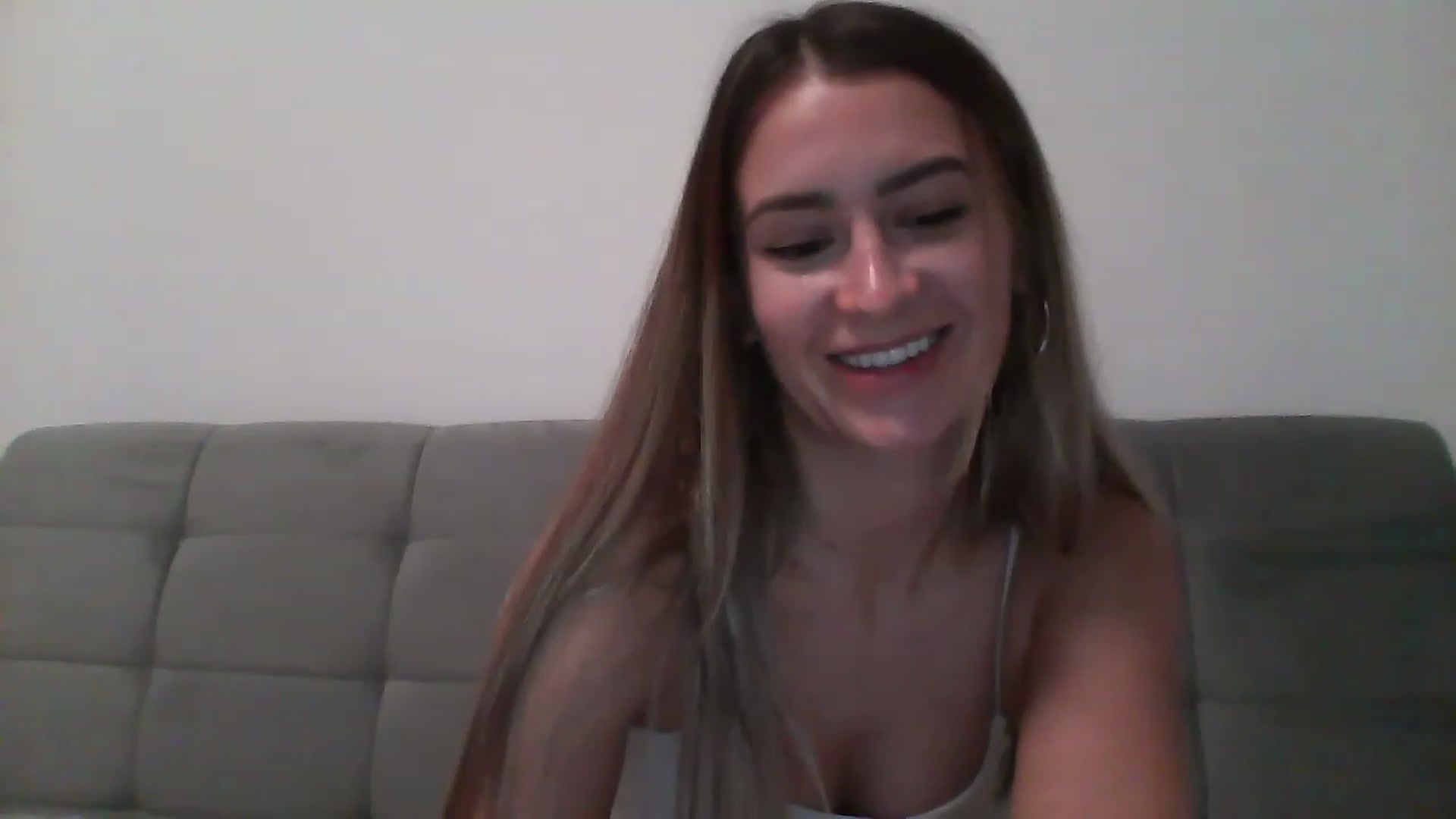 Gallery image thumbnail from Iselin39's myfreecams stream on, 01/06/2023, 21:31 image 10 of 20