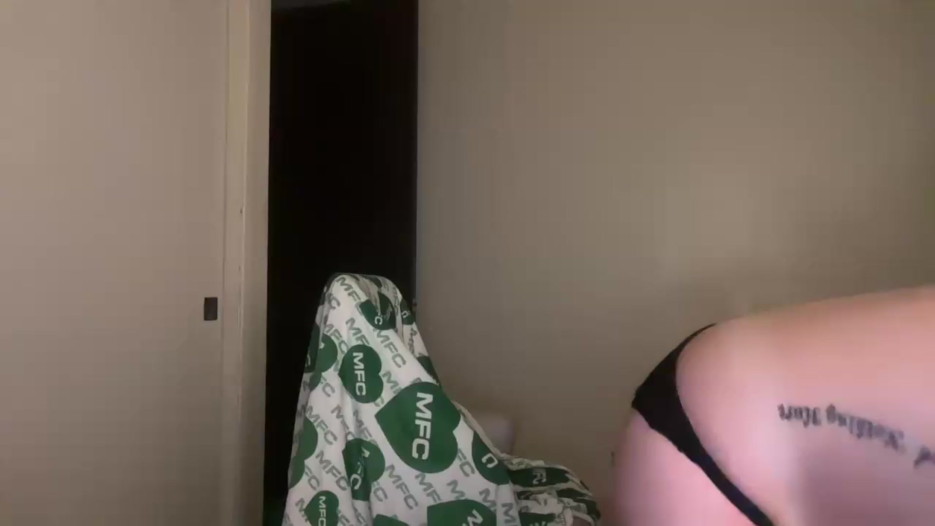 Gallery image thumbnail from IslaNyxx's myfreecams stream on, 08/30/2026, 10:22 image 2 of 20